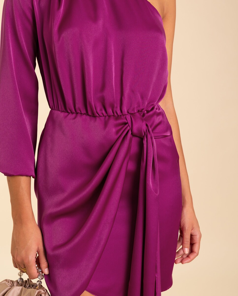 Vestido corto asimétrico con falda · The-Are · El Corte