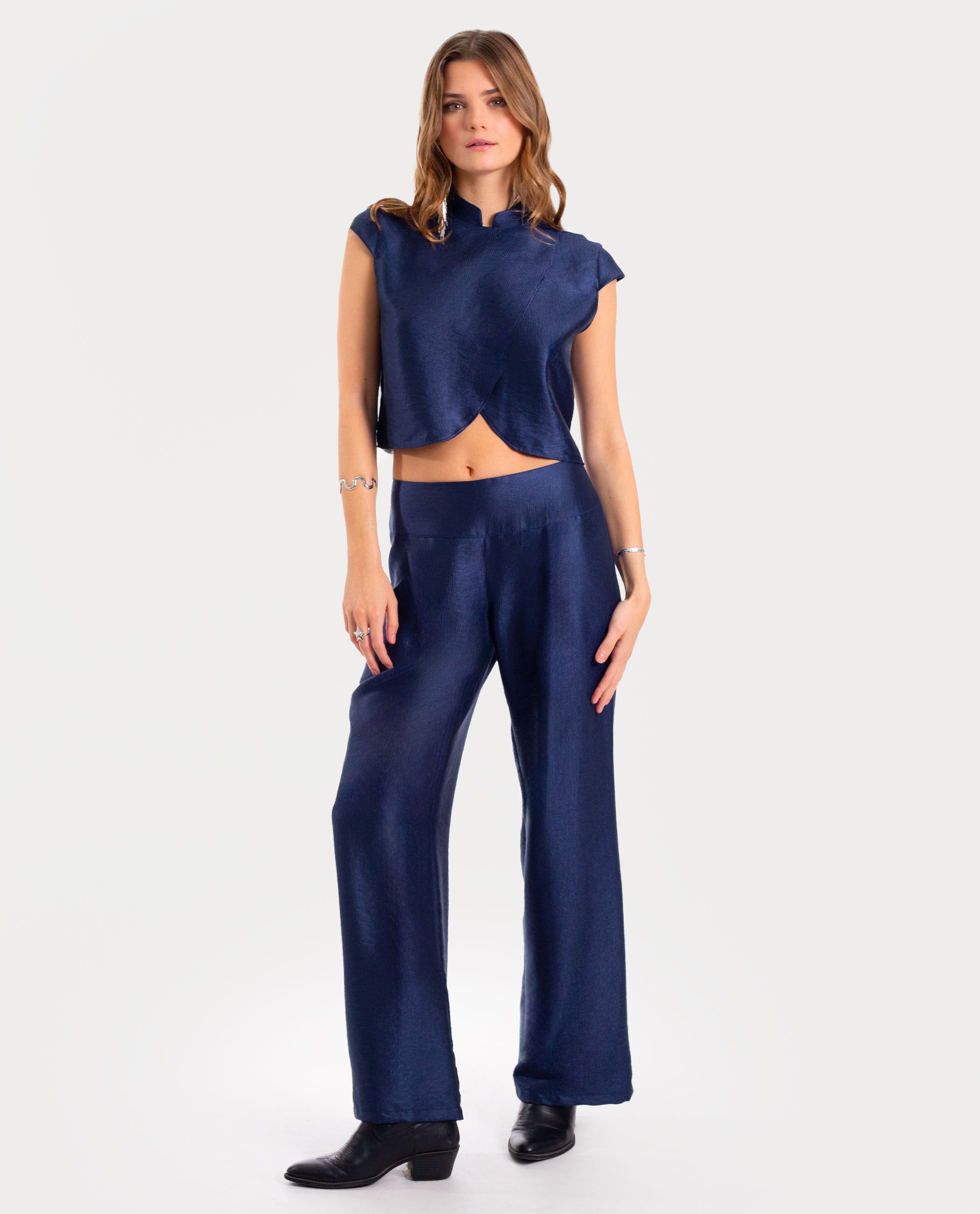 The-Are - Pantalón recto de mujer satinado con detalle de cintura ancha.