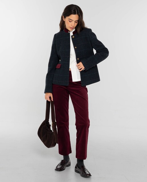 Imagen 0 de Pantalón terciopelo efecto piel de melocotón burdeos para mujer