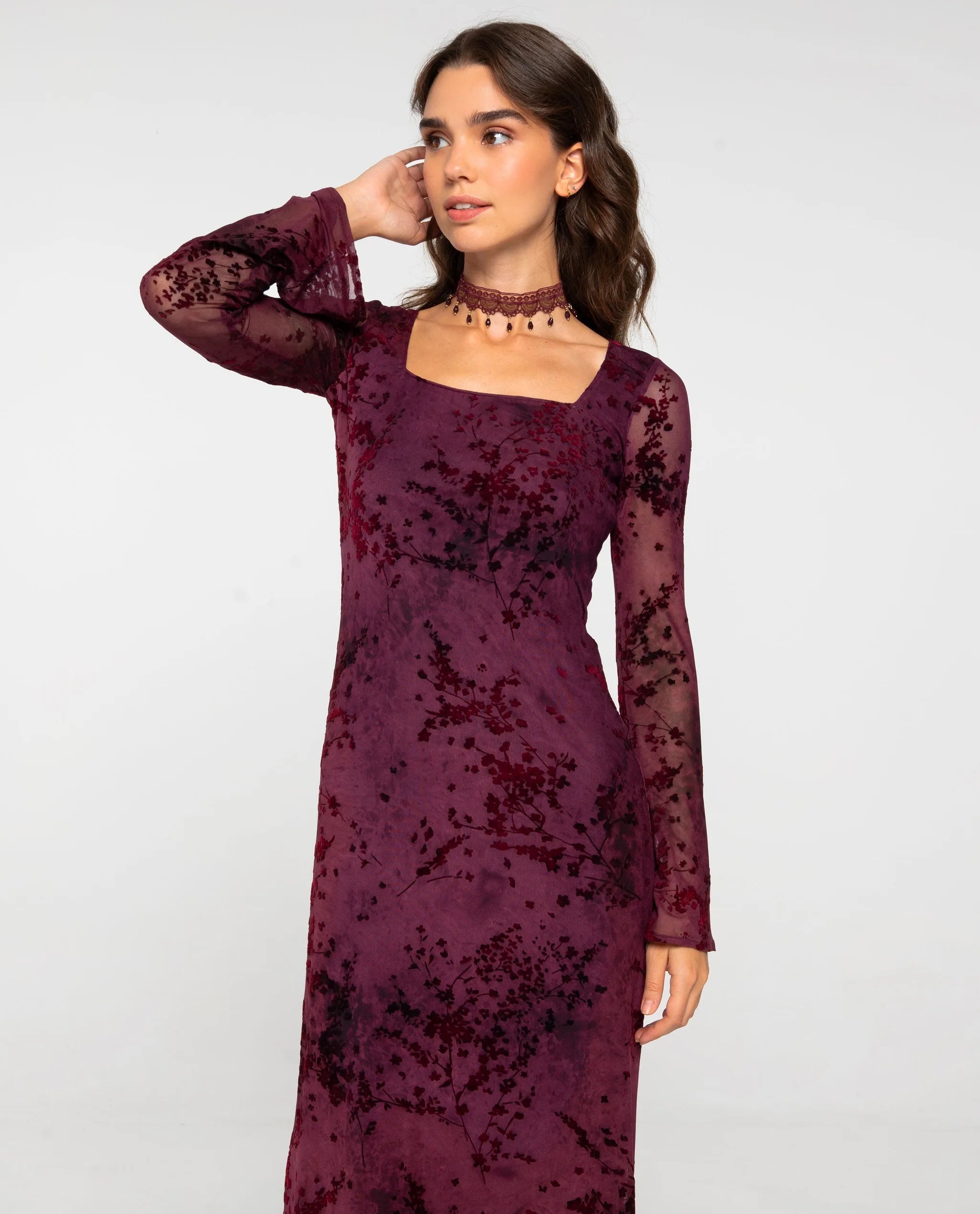Vestido largo flocado granate con escote cuadrado - The-Are - Granate Granate-4