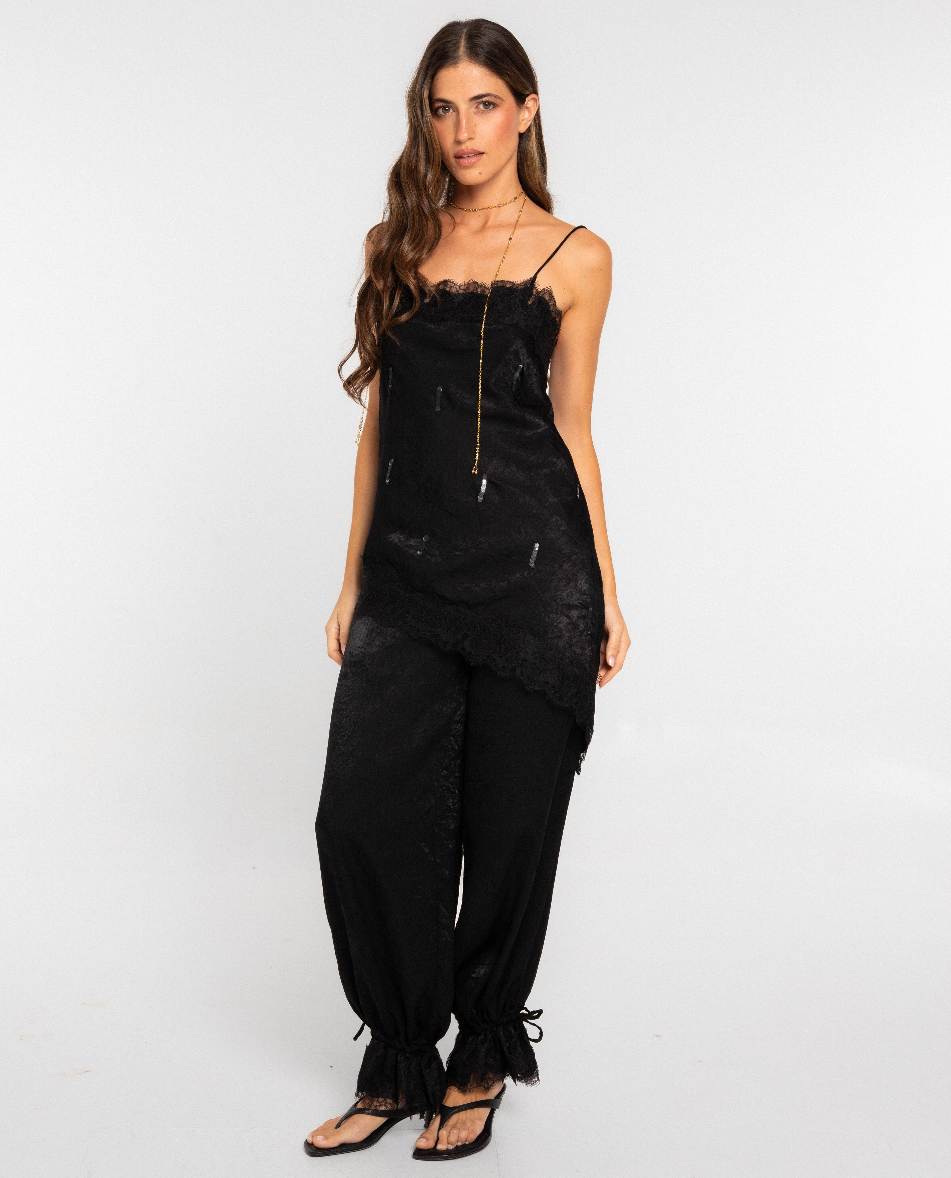 Imagen 5 de Top de mujer lencero con encaje y tirantes - The-Are - Negro Negro