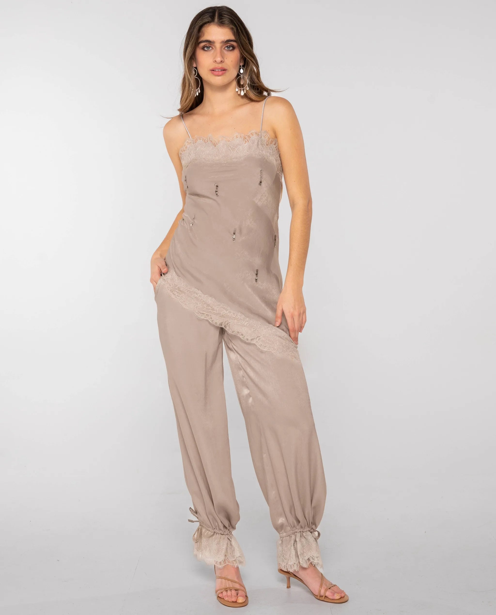Pantalón recto con acabado bombacho y lentejuelas de mujer - The-Are - Gris Gris-1