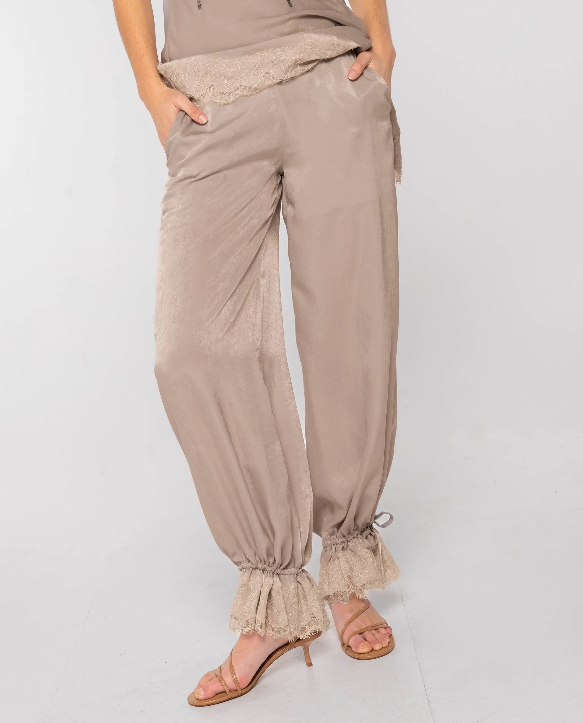 Pantalón recto con acabado bombacho y lentejuelas de mujer - The-Are - Gris Gris-2