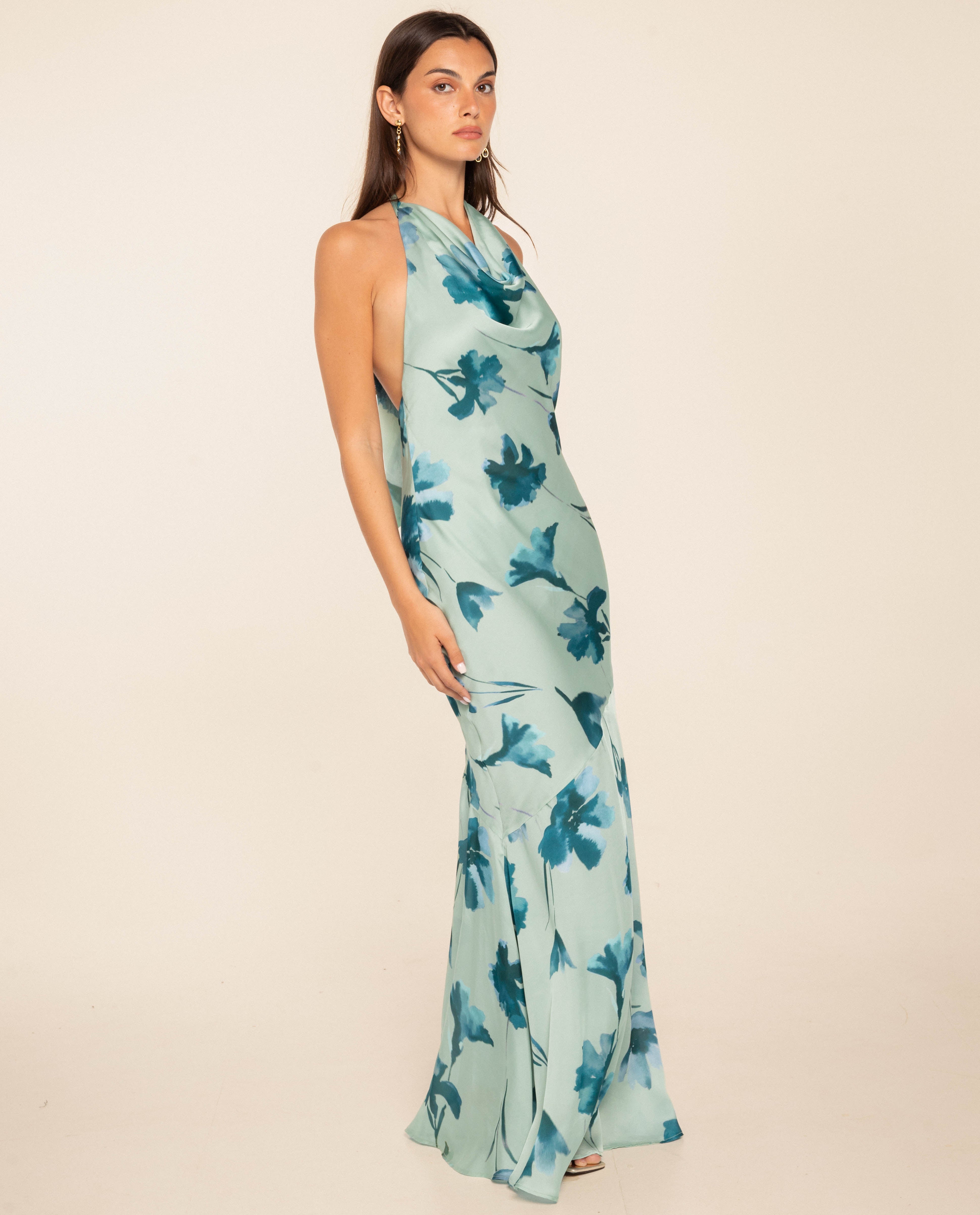 Imagen 0 de Vestido Largo Floral con Escote Halter Drapeado