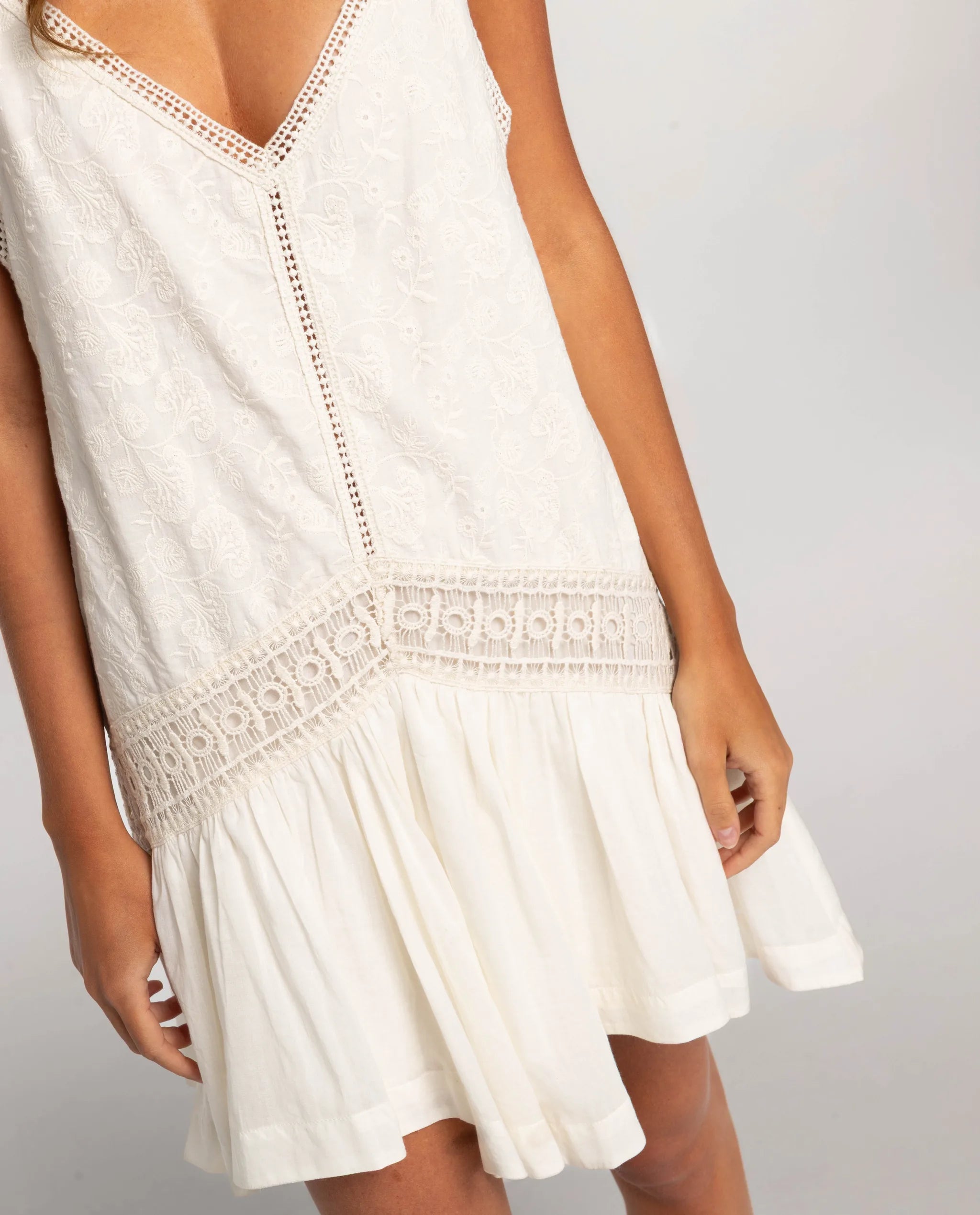 Vestido corto con bordados - The-Are - Blanco Blanco-4