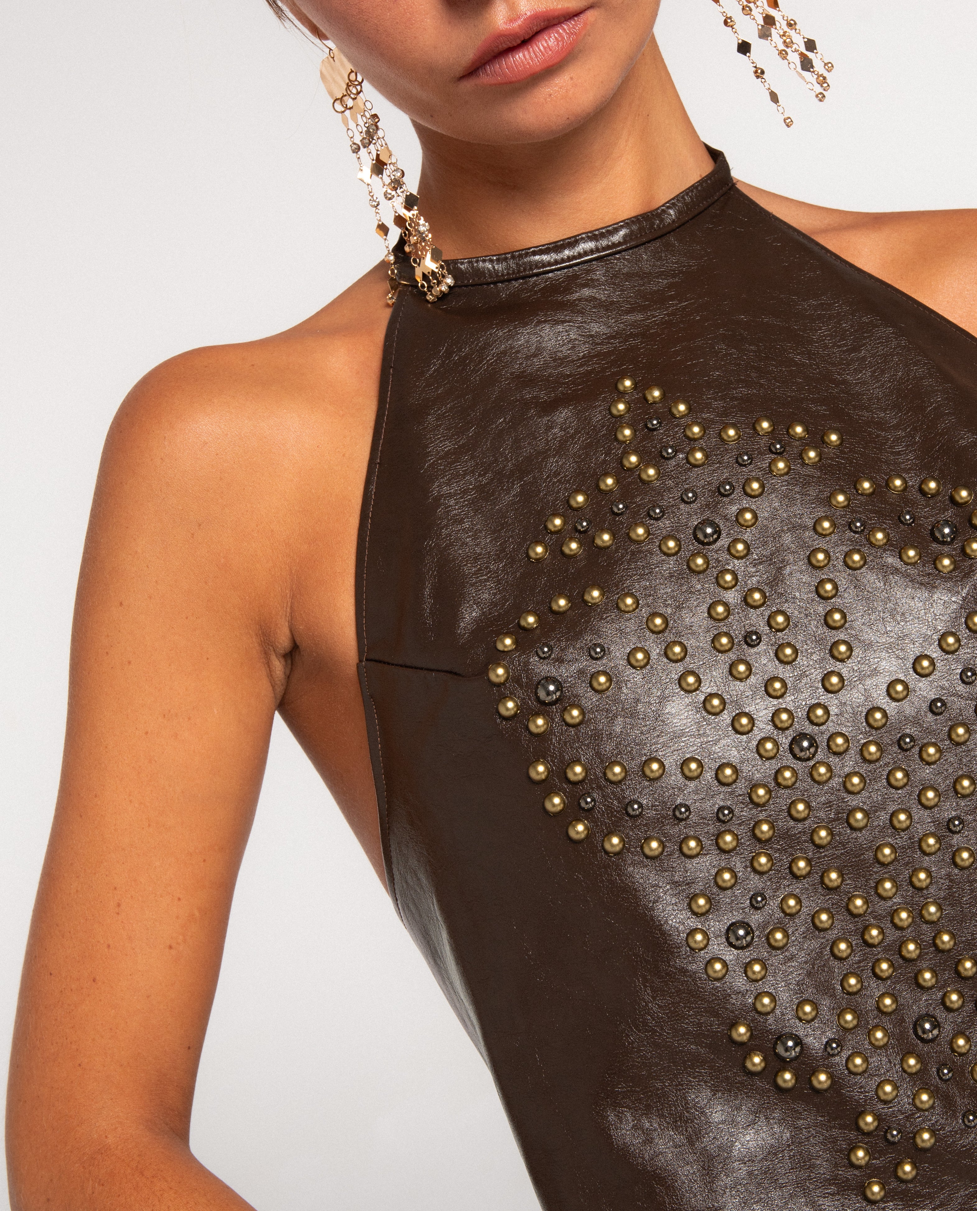 Top halter de polipiel con tachuelas de mujer - The-Are - Oro Oro-4