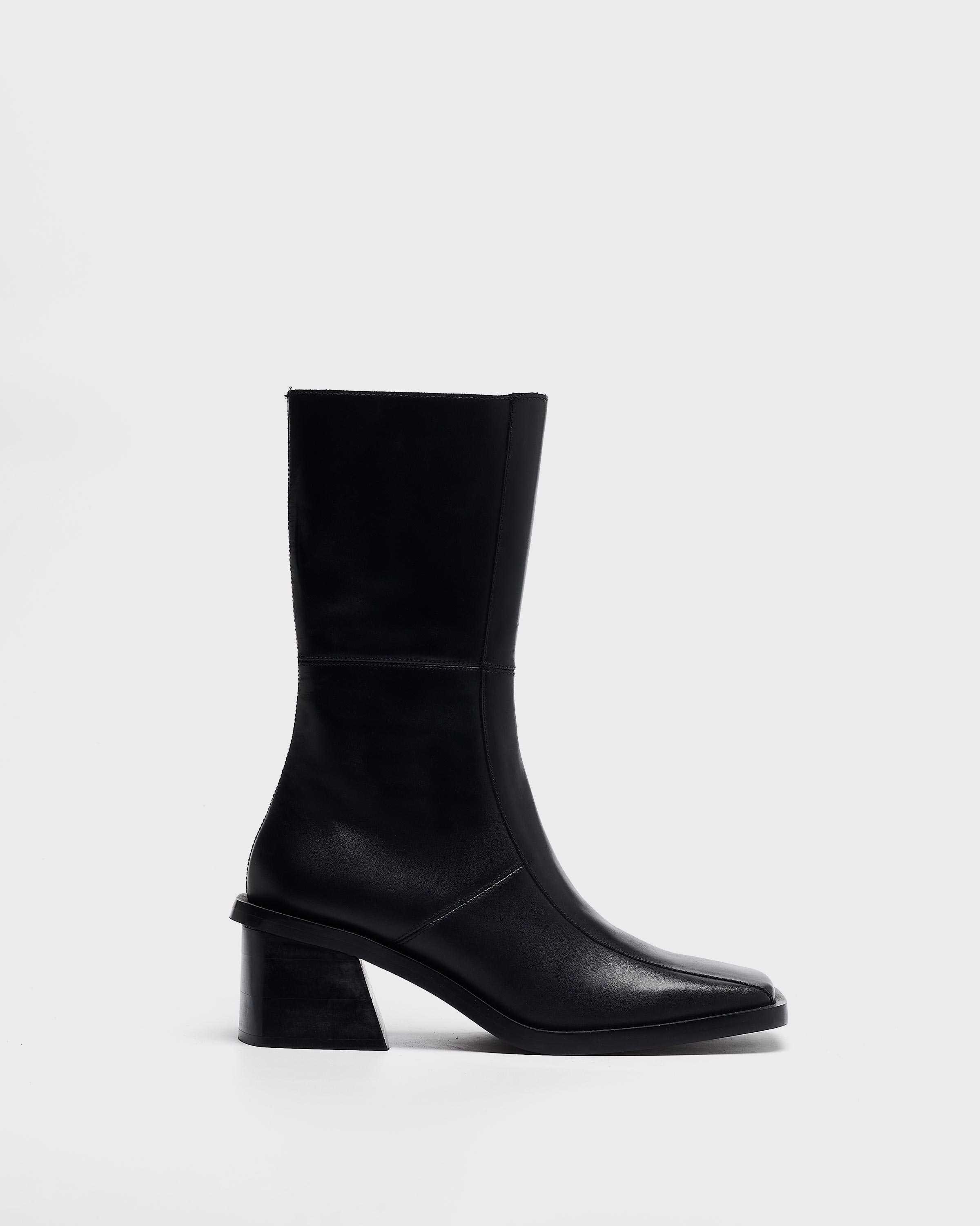 Mim - Botas de mujer de piel y caña media.