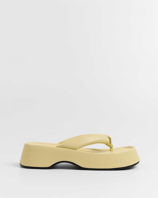 Imagen 0 de Sandalias de plataforma de mujer de dedo con tira acolchada