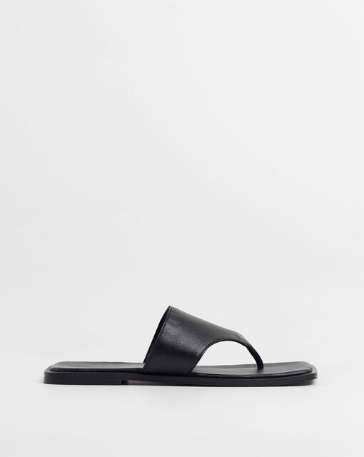 Imagen 0 de Sandalias planas de mujer de piel en negro