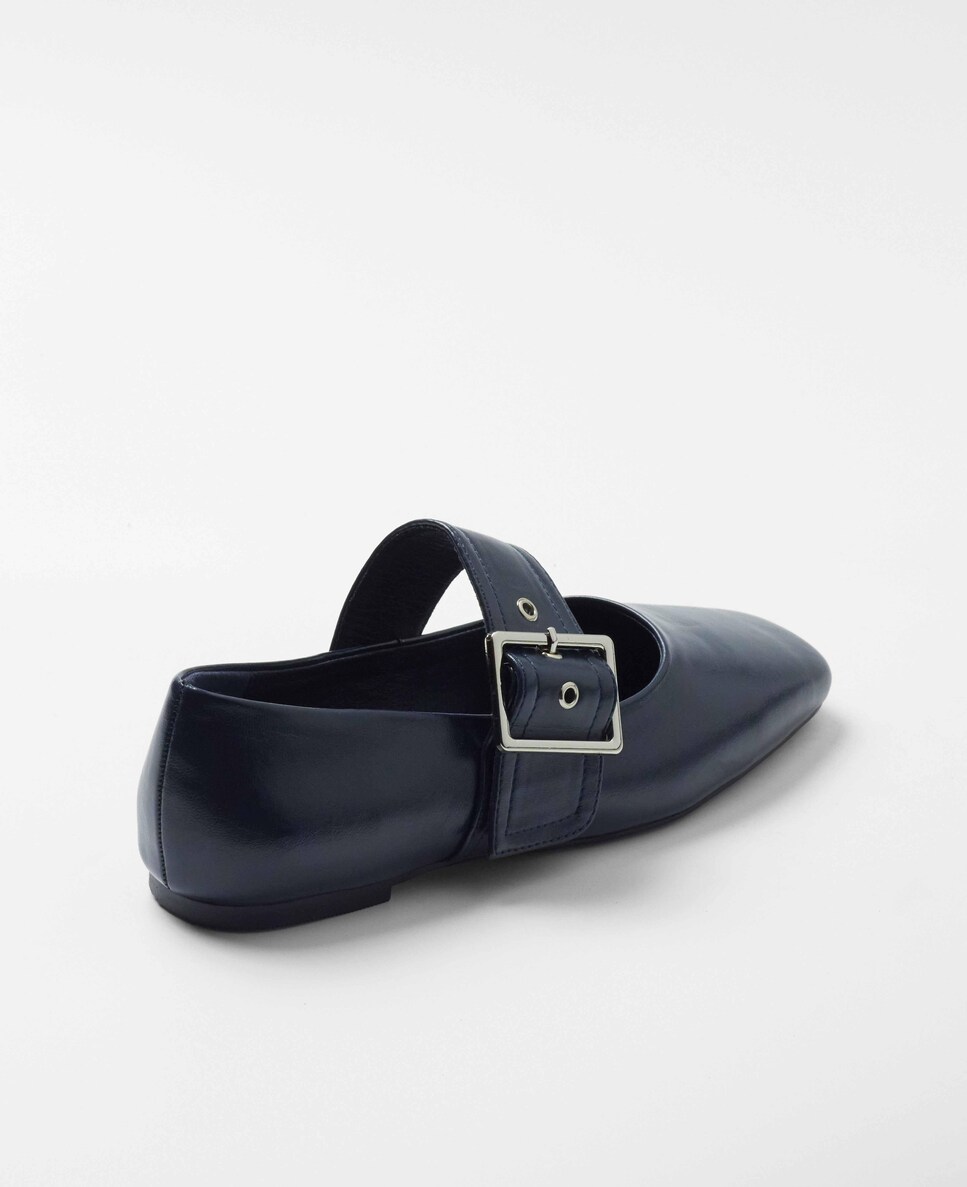 Zapatos planos de mujer cerrados con hebilla · Mim · El Corte Inglés