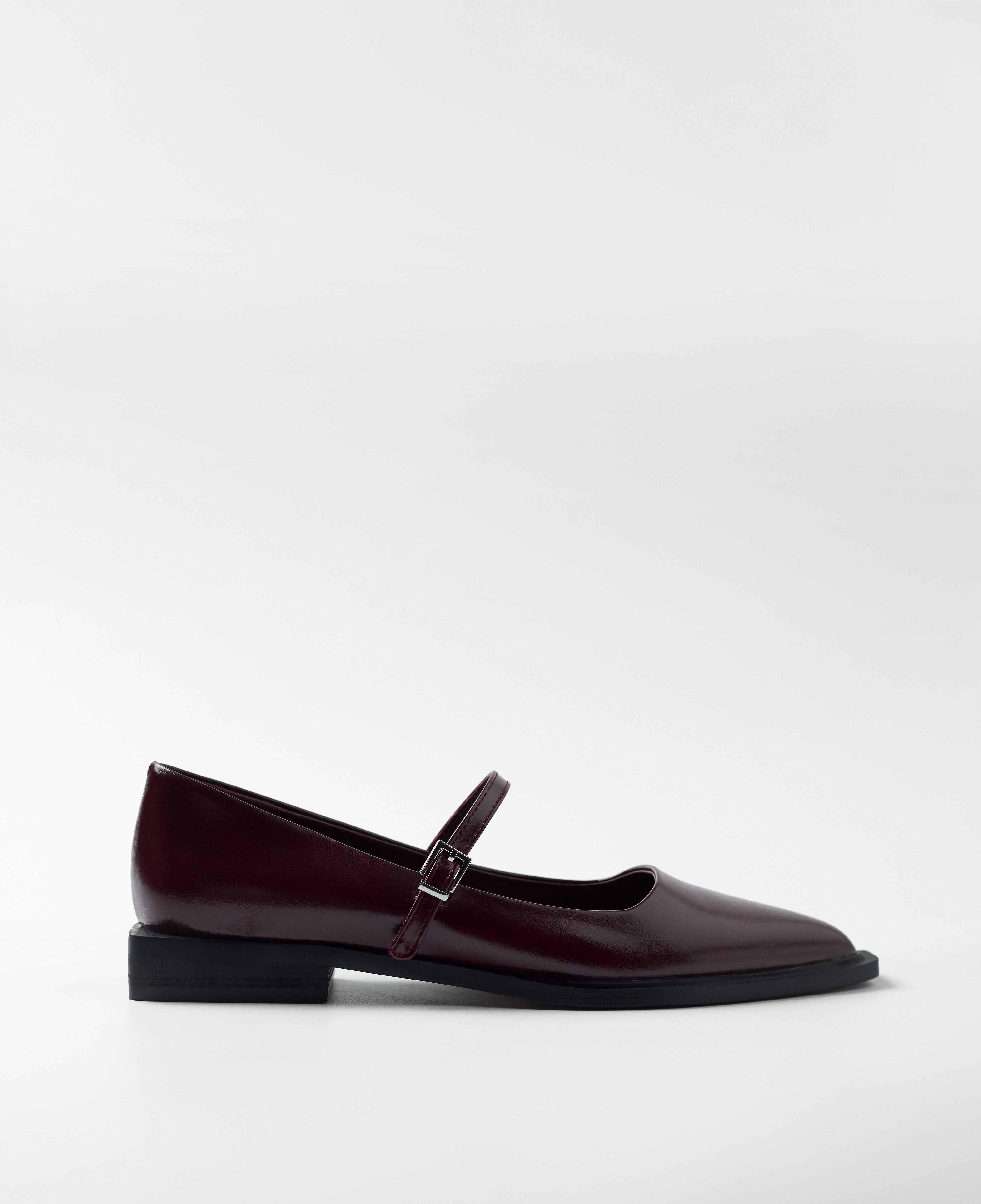 Mim - Zapatos planos de mujer cerrados con acabado en punta.