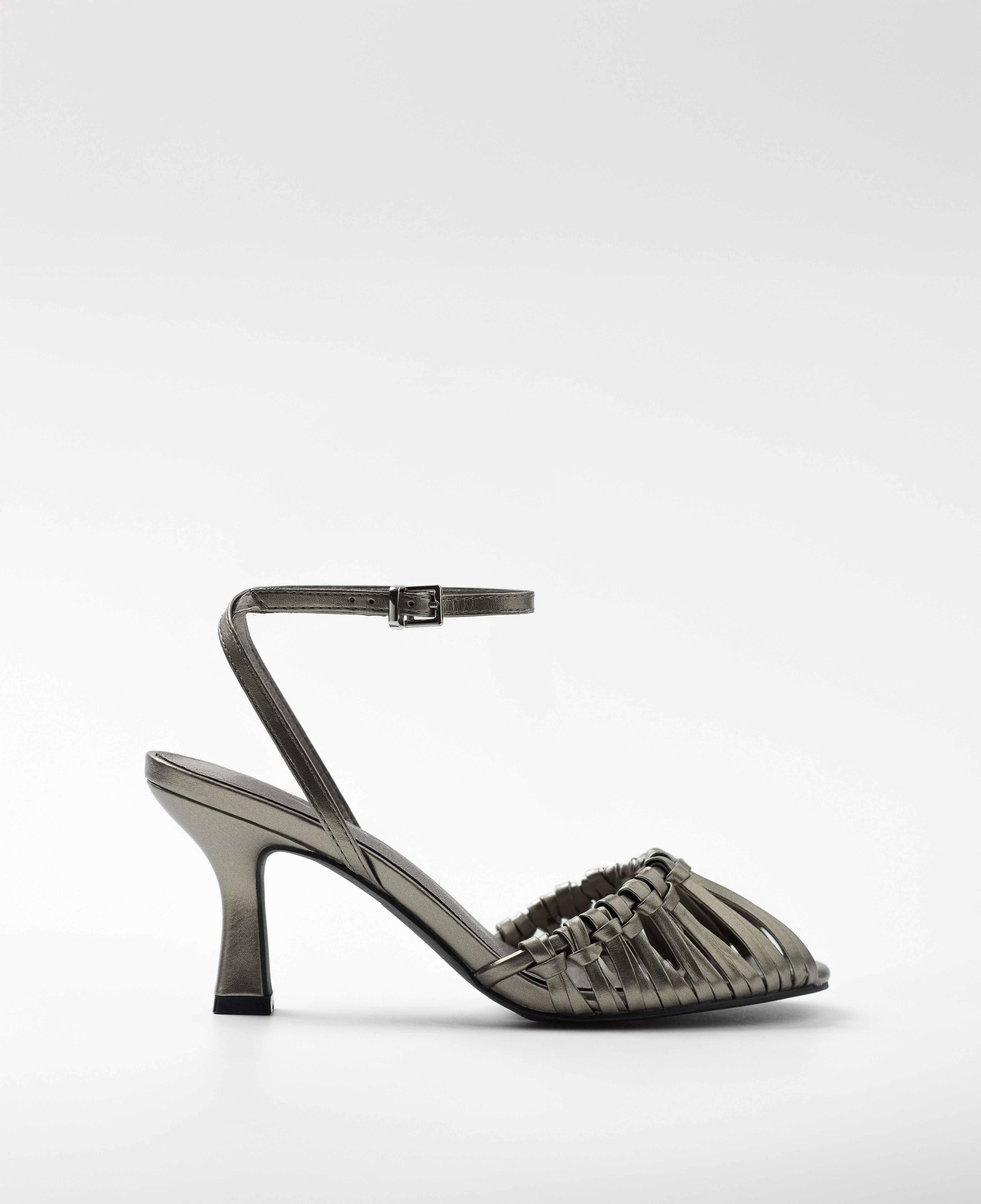 Mim - Sandalias de tacón de mujer con detalle de nudos en color metalizado.