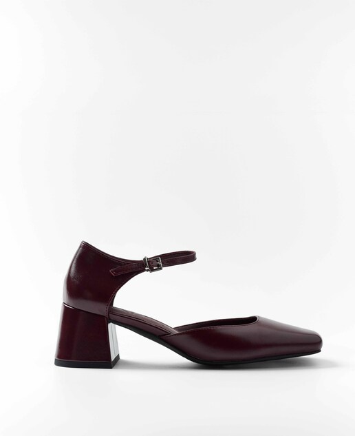 Imagen 0 de Zapatos de tacón cerrados con puntera cuadrada