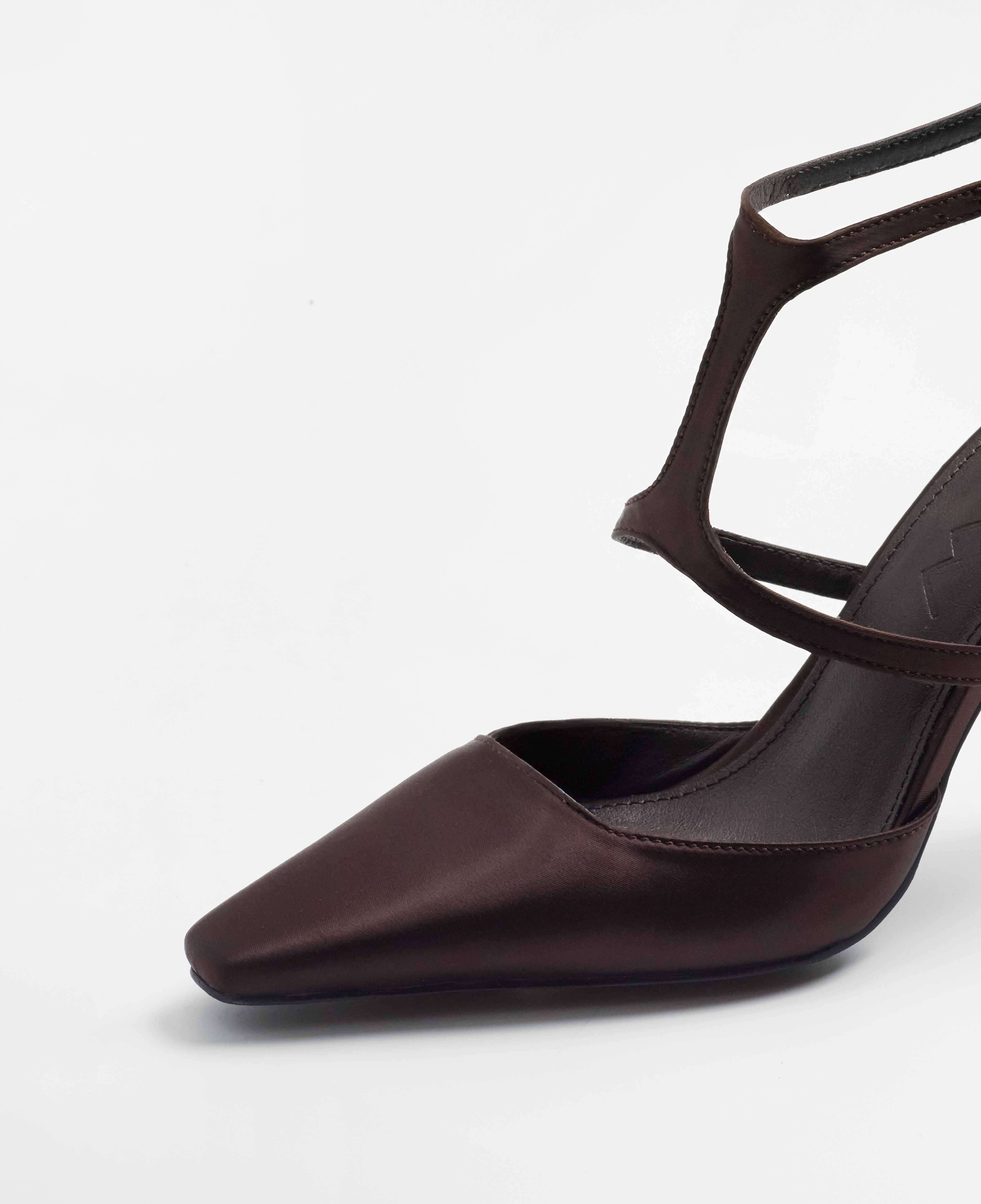 Zapatos de tacón cerrados con detalle de tira frontal - Mim - Choco Choco-3