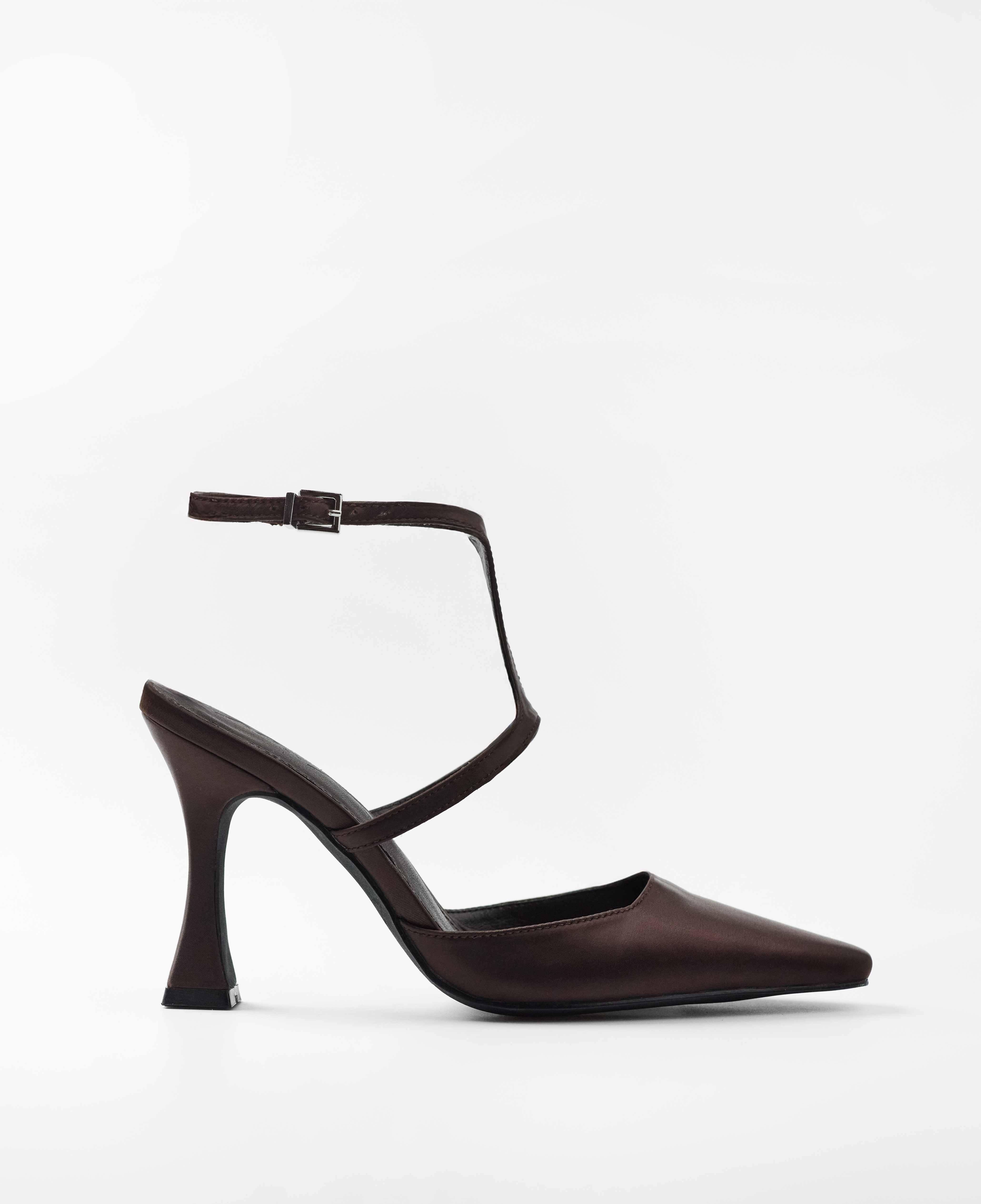 Mim - Zapatos de tacón cerrados con detalle de tira frontal.