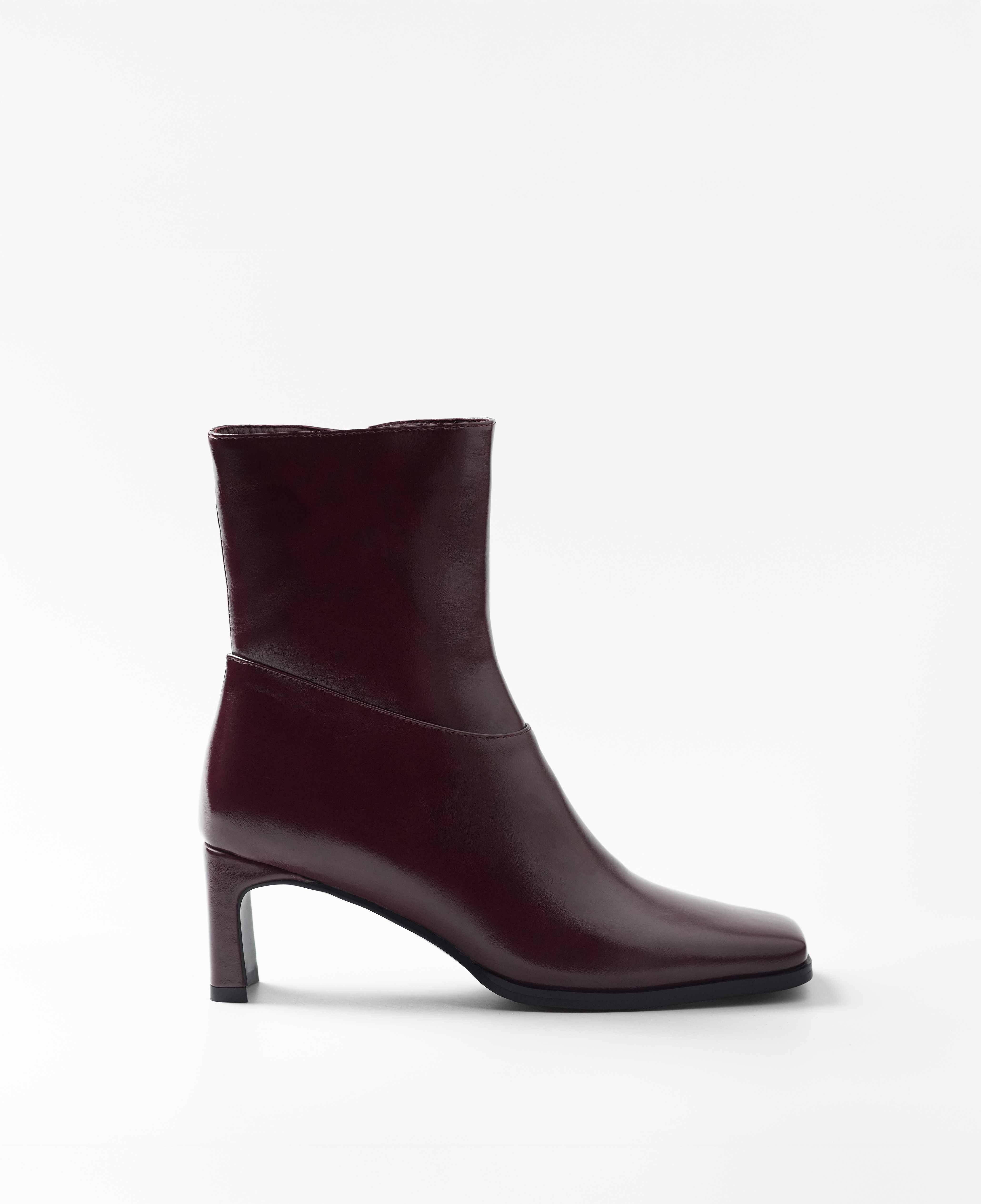 Mim - Botines de mujer de caña baja con puntera cuadrada.