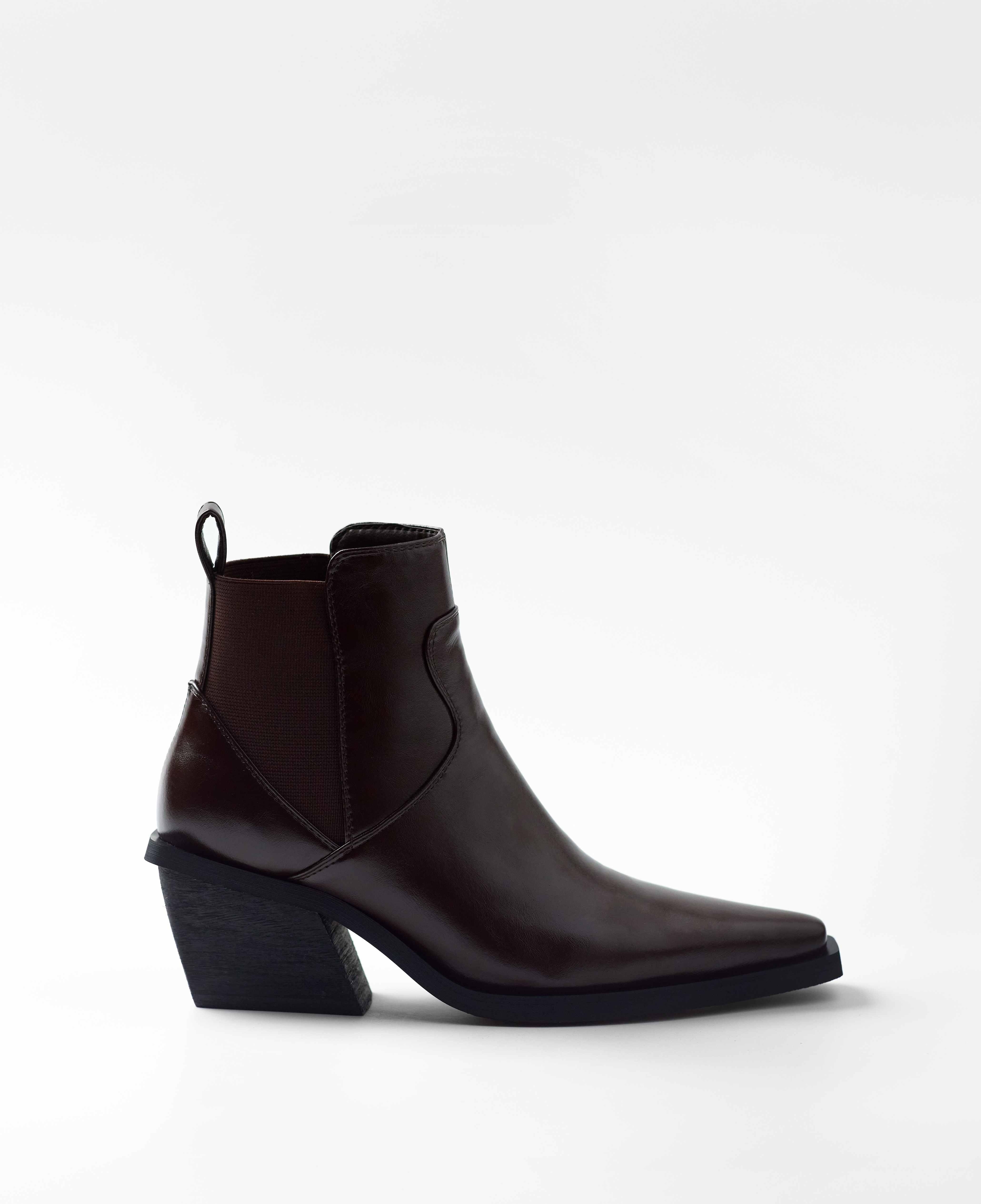 Mim - Botines cowboy de mujer de caña baja con acabado en punta.