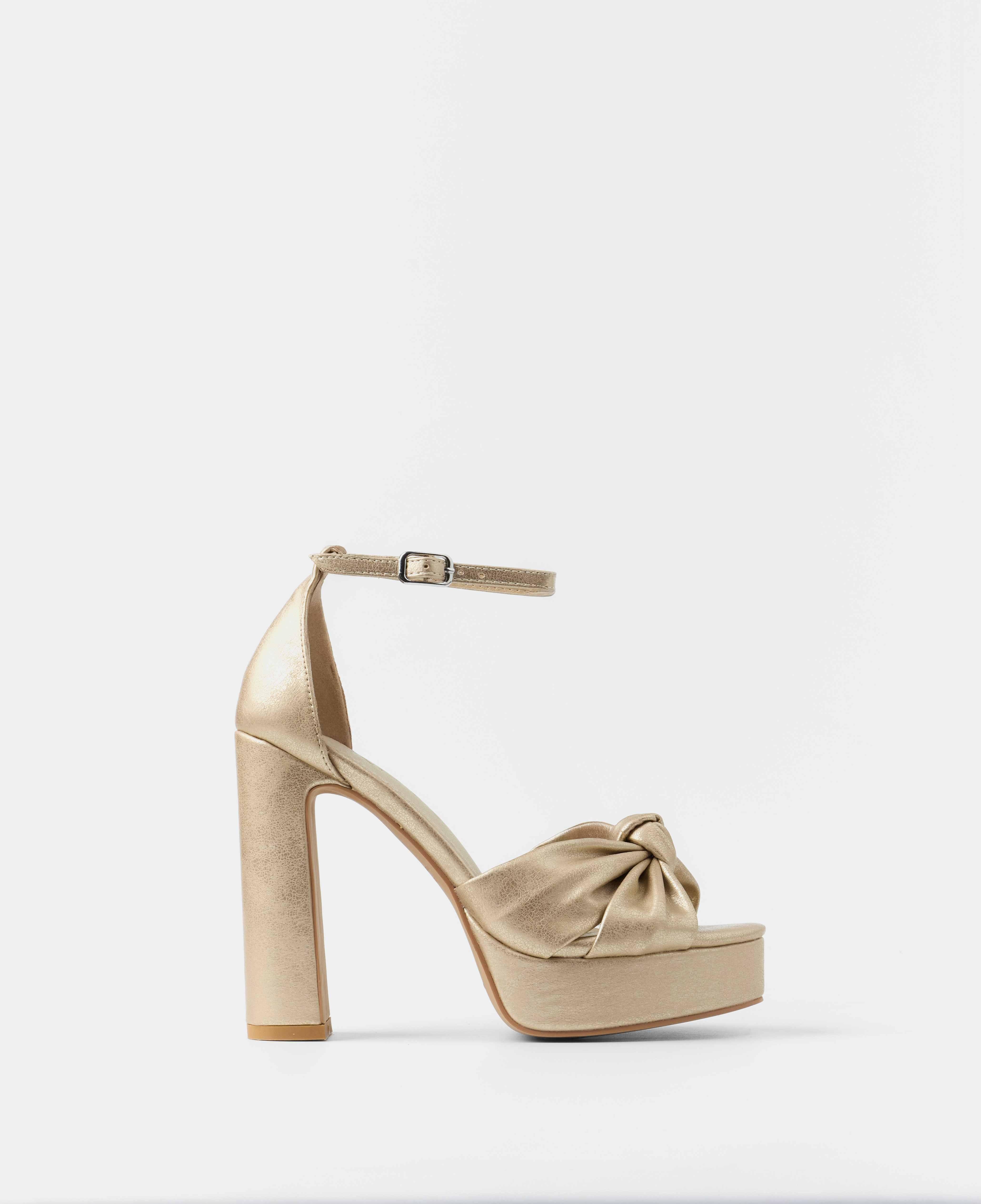 Imagen 0 de Sandalias de tiras de mujer de tacón con plataforma y detalle de nudo Dorado