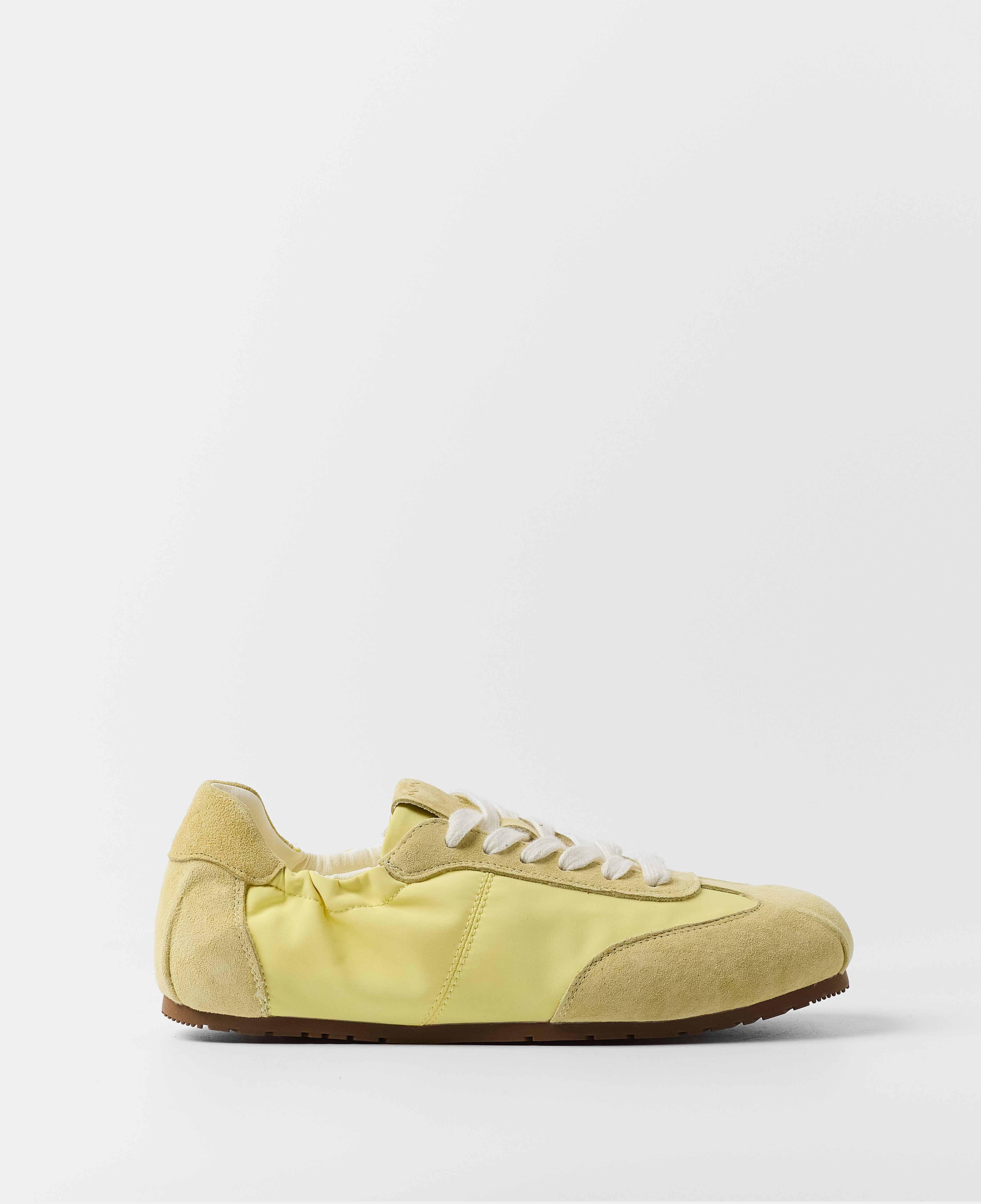 Zapatillas básicas de mujer con detalles a contraste - Mim - Amarillo Amarillo-1