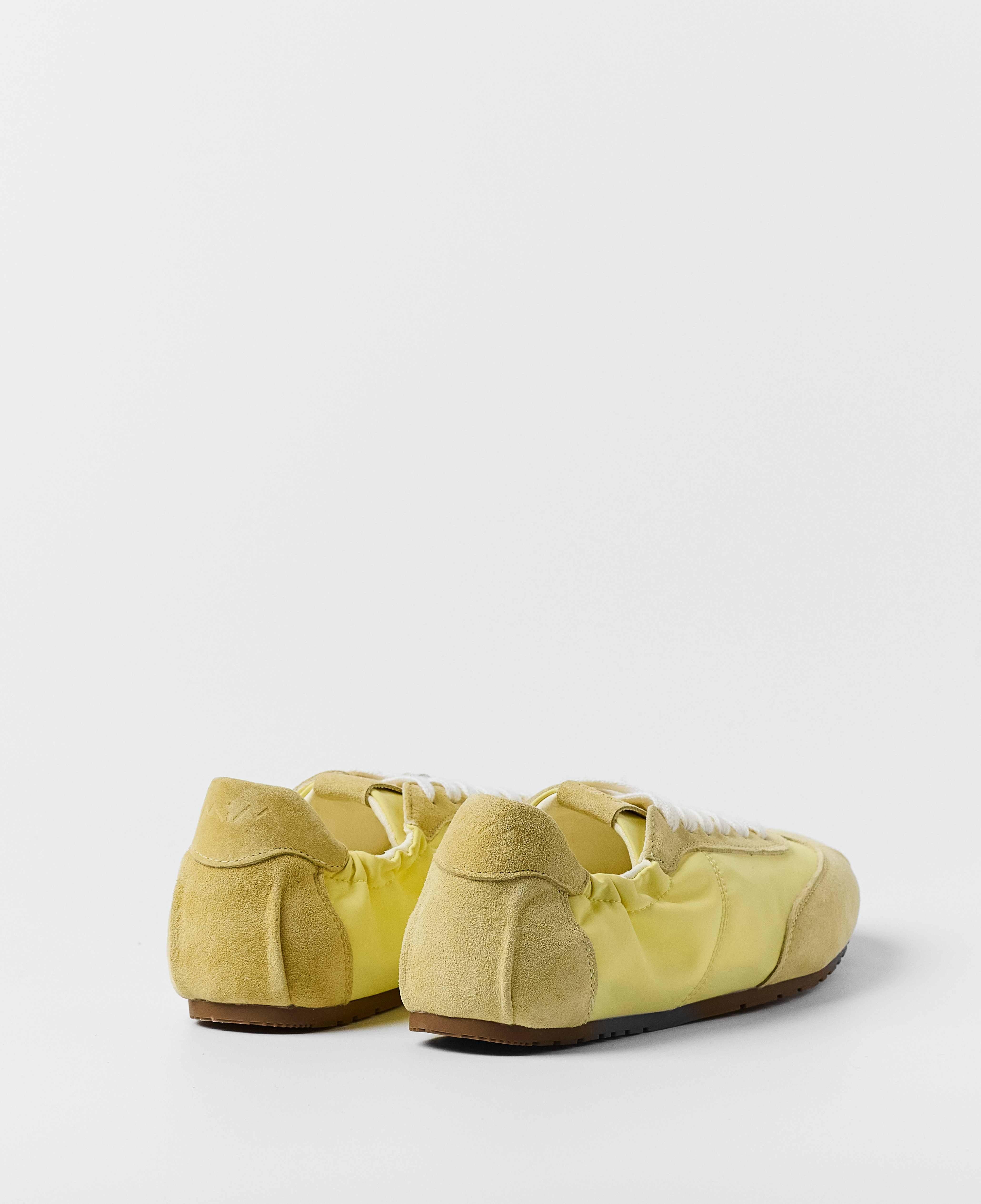 Zapatillas básicas de mujer con detalles a contraste - Mim - Amarillo Amarillo-3