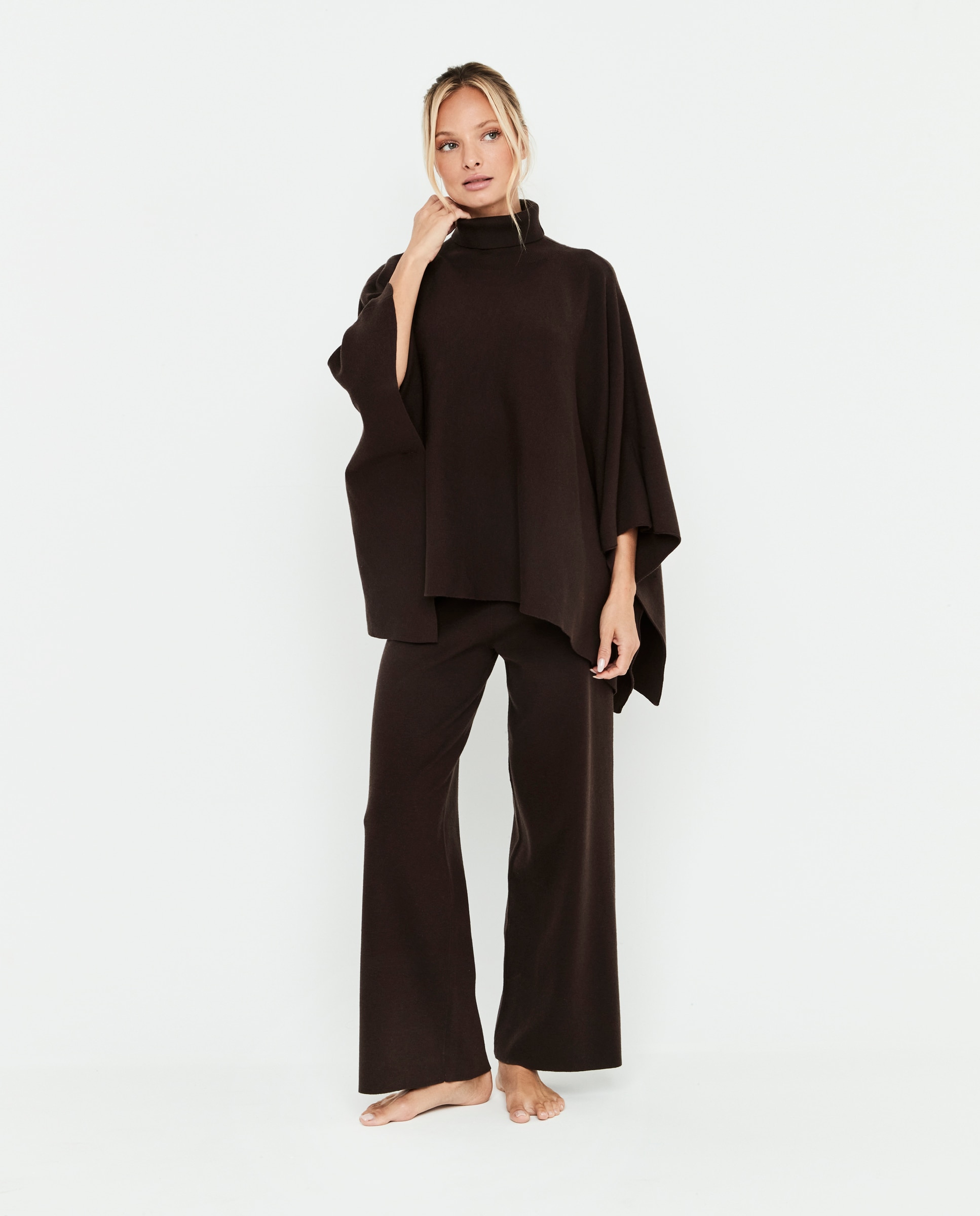 Chaqueta de mujer de punto, dos piezas, poncho cuello alto - Selmark - Marrón oscuro Marrón oscuro-1