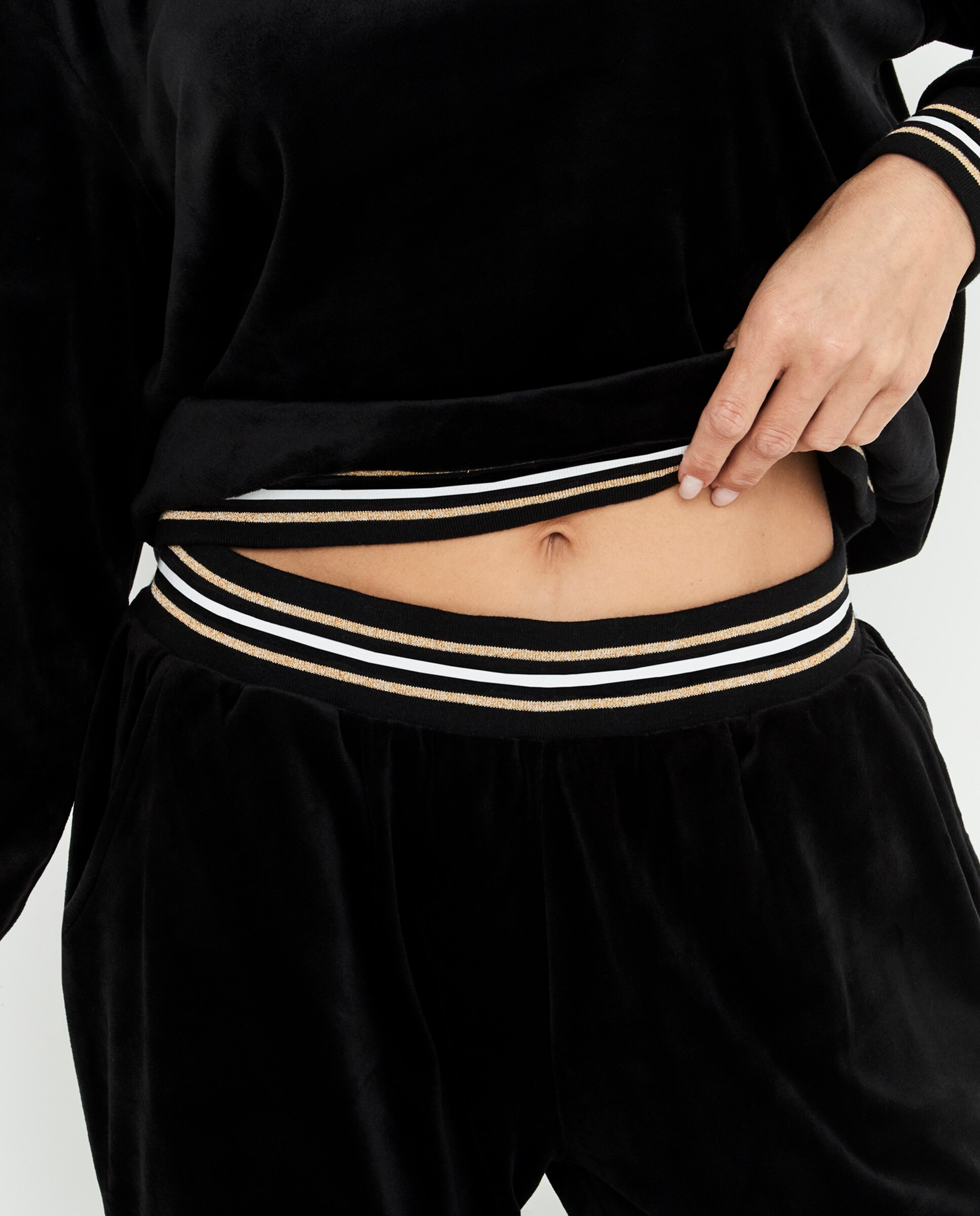 Sudadera de mujer, terciopelo, suedadera cuello redondo y pantalón - Selmark - Negro Negro-3