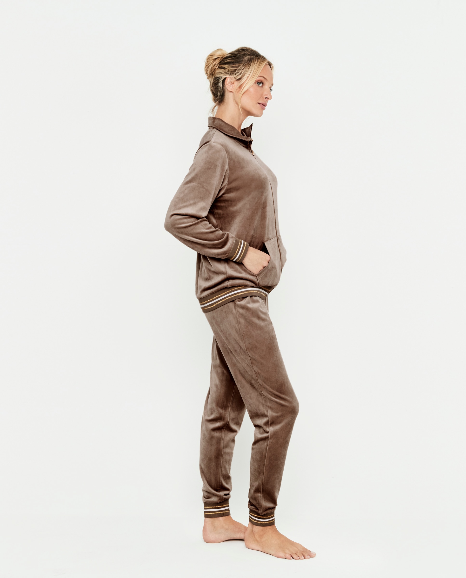 Conjunto de mujer, terciopelo, chaqueta cremallera con bolsillos y pantalón - Selmark - Tostado Tostado-4