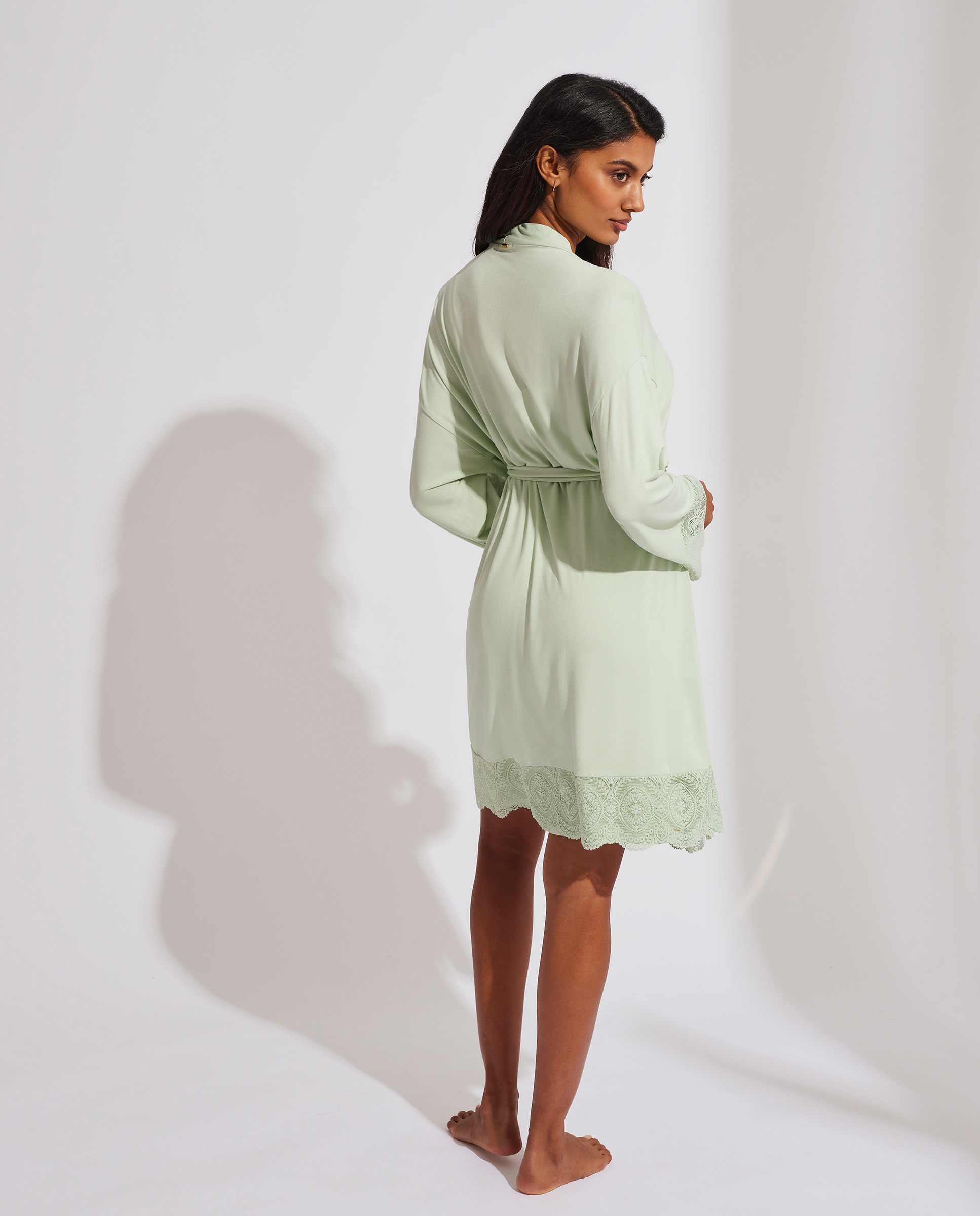 Bata de mujer lencera con blonda en manga y bajo - Selmark - Verde claro Verde claro-2