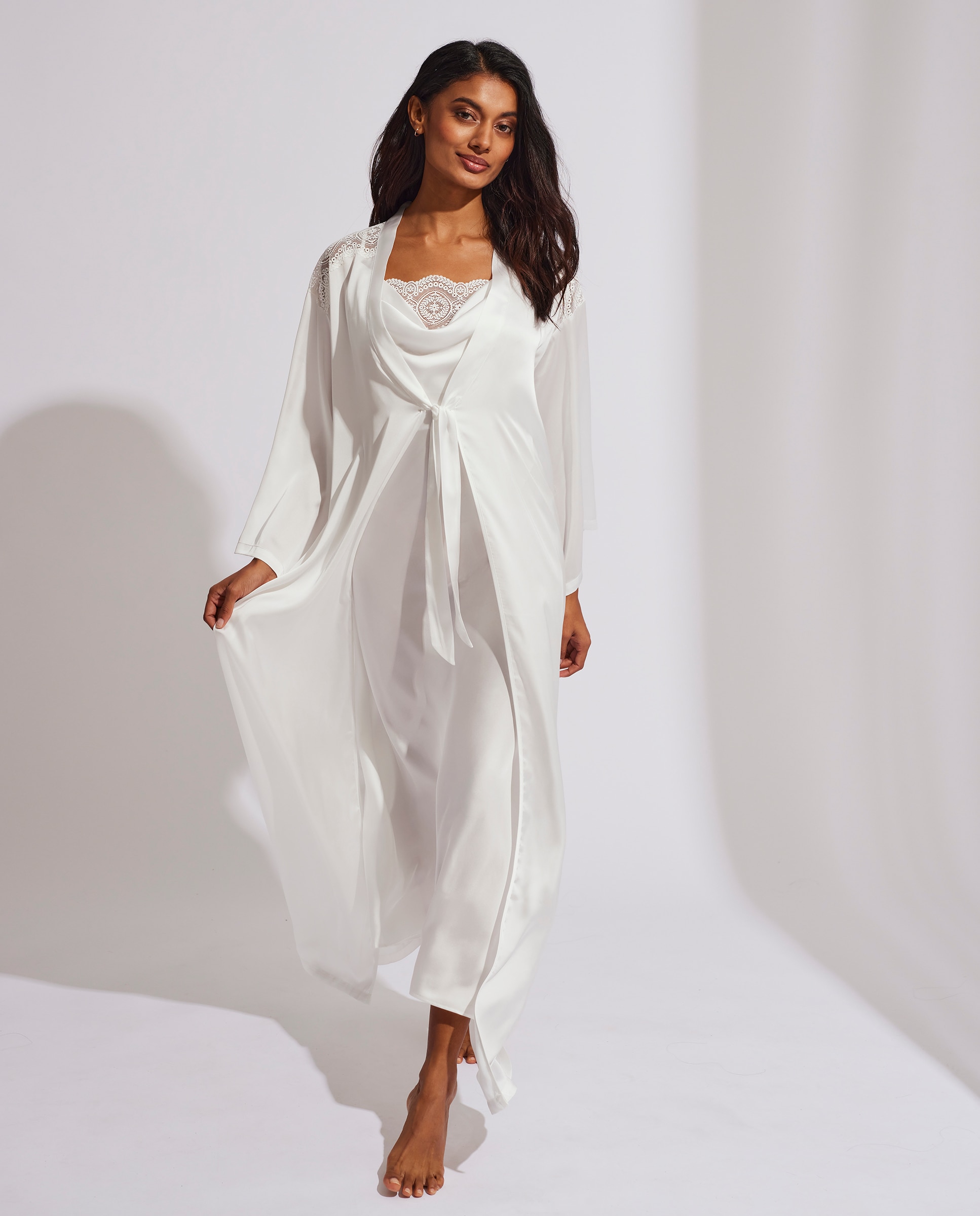 Bata de mujer lencera larga