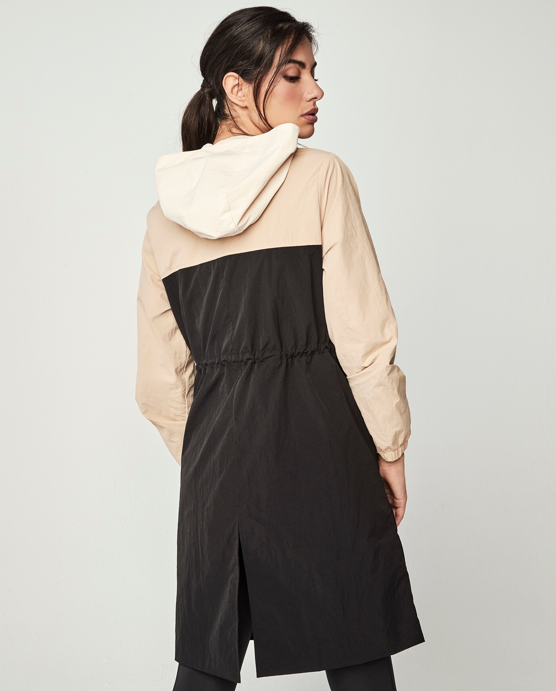 Chaqueta cortavientos by Pilar Rubio - Selmark - Negro Negro-2
