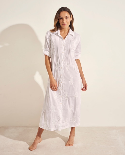 Imagen 0 de Vestido largo bordado con cuello camisero