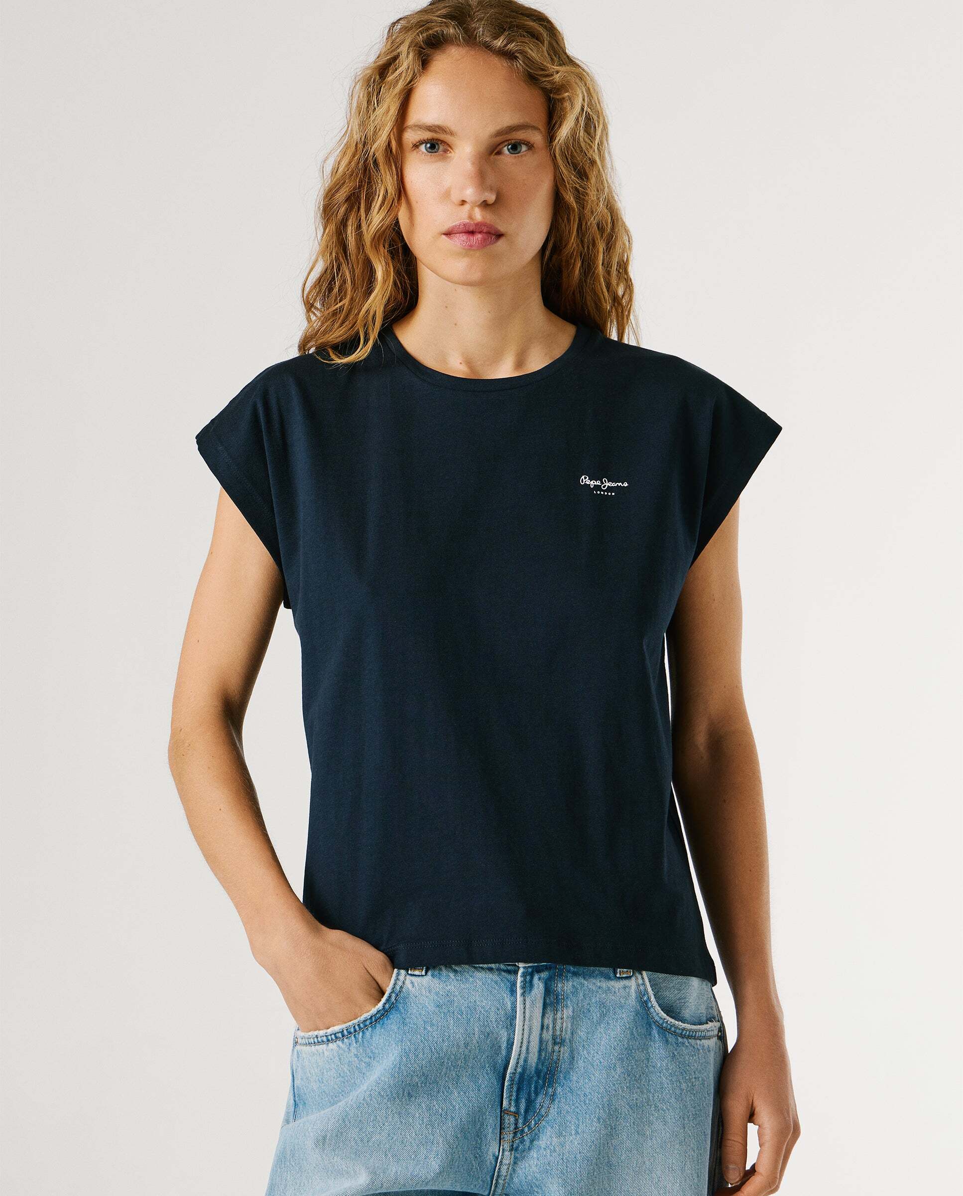 Pepe Jeans - Camiseta de mujer logo estampado fit slim.