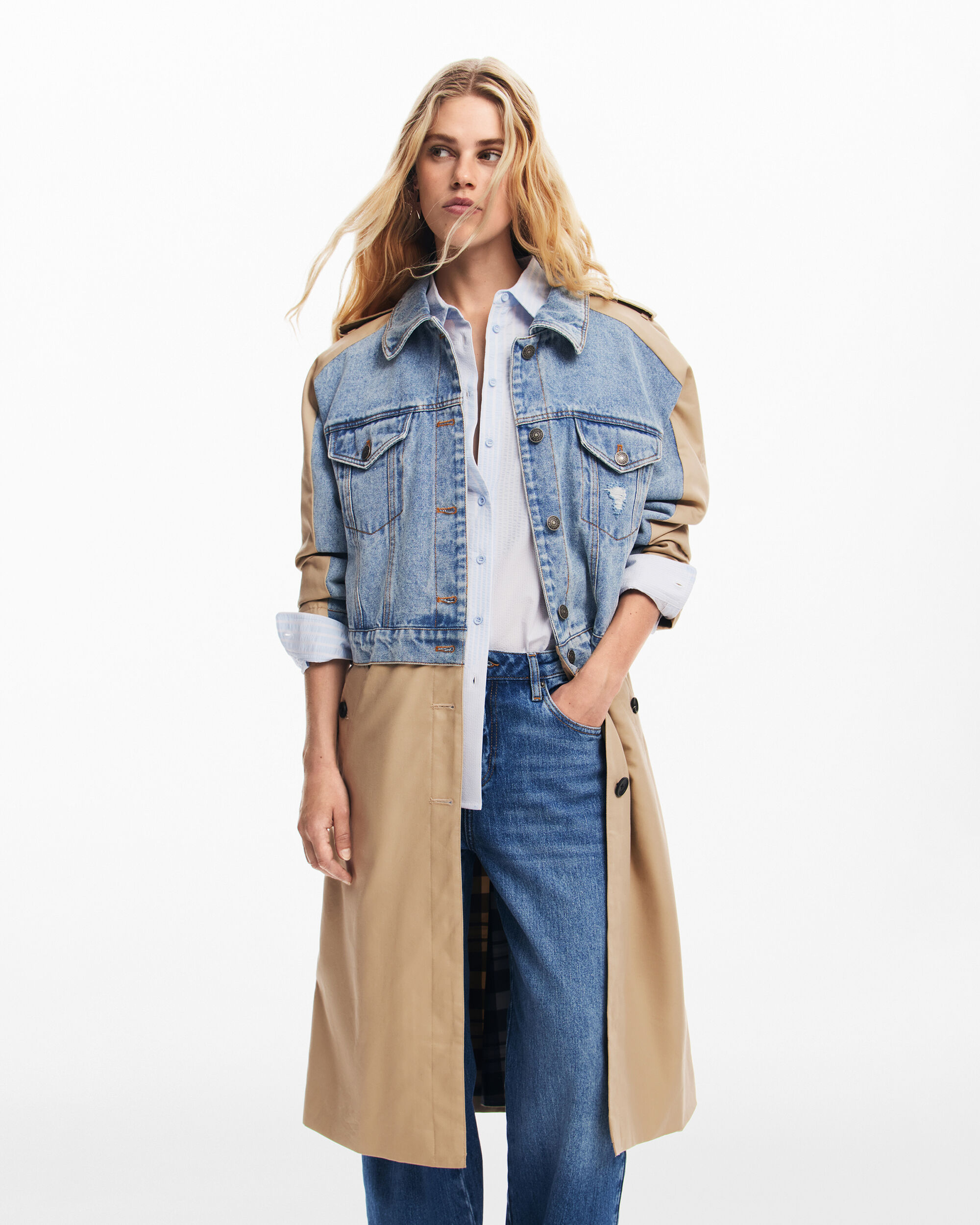 Desigual - Gabardina de mujer híbrida denim.