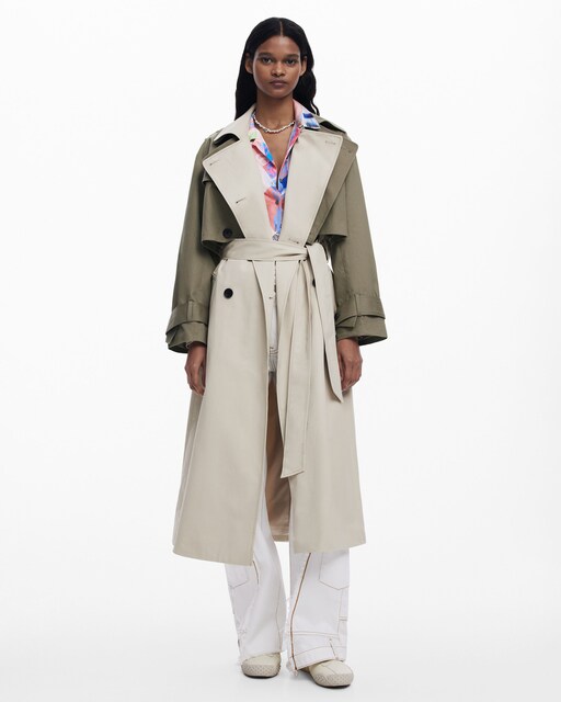 Imagen 0 de Gabardina de mujer bicolor con doble botonadura