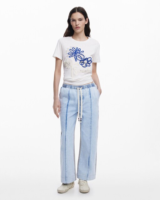 Imagen 0 de Vaquero recto de mujer tipo jogger cropped