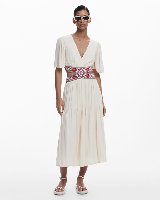 Vestido cut-out bordados