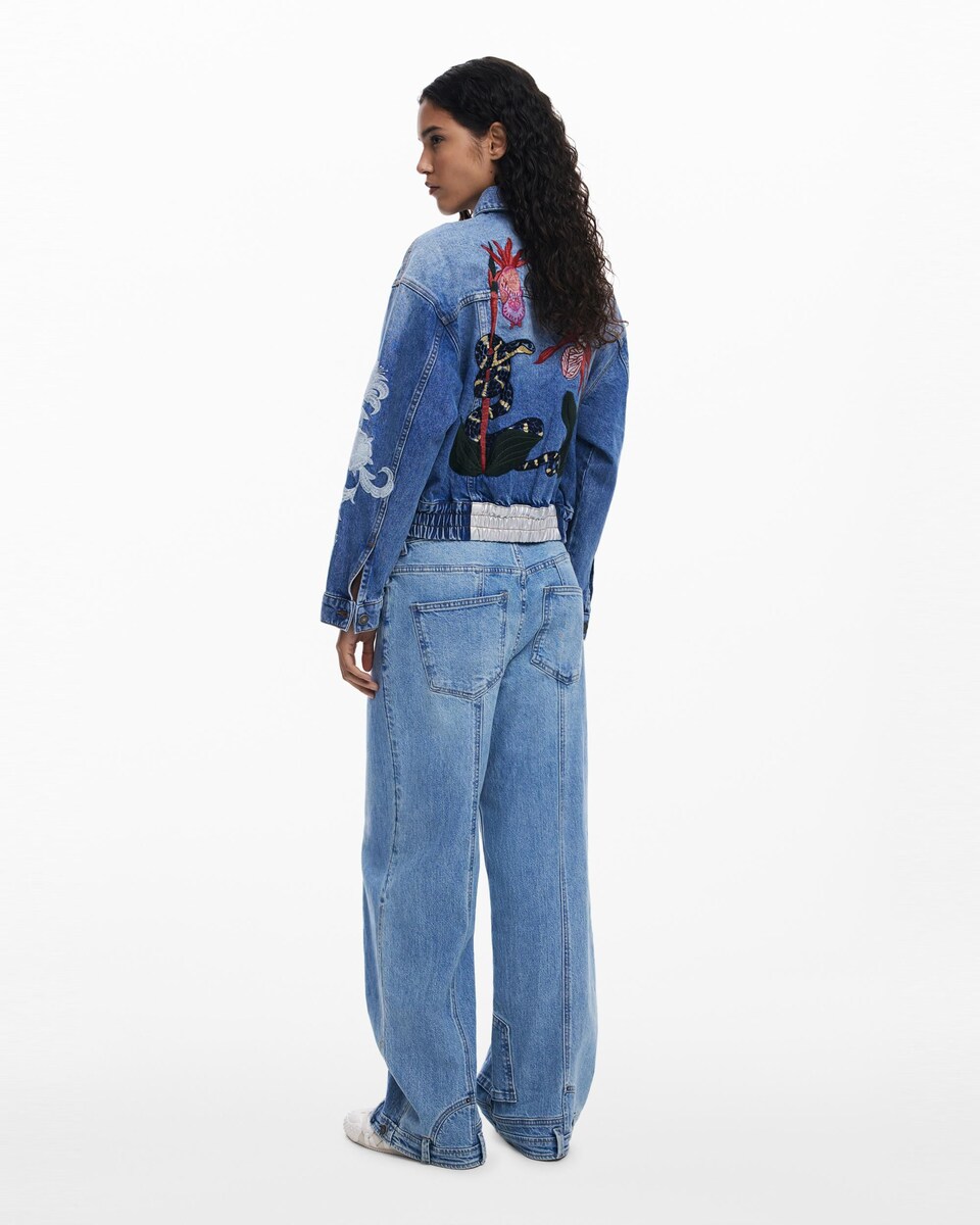 Cazadora de mujer vaquera bordados orientales · Desigual · El
