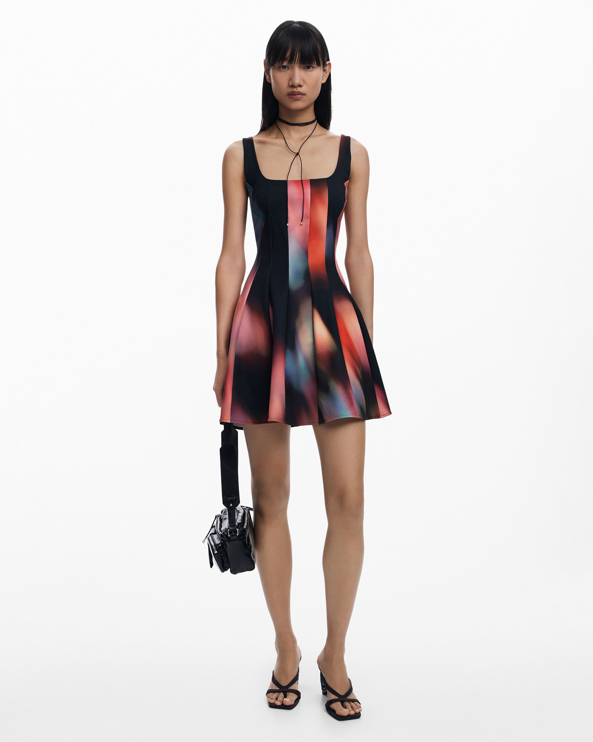 Desigual - Vestido corto paneles.