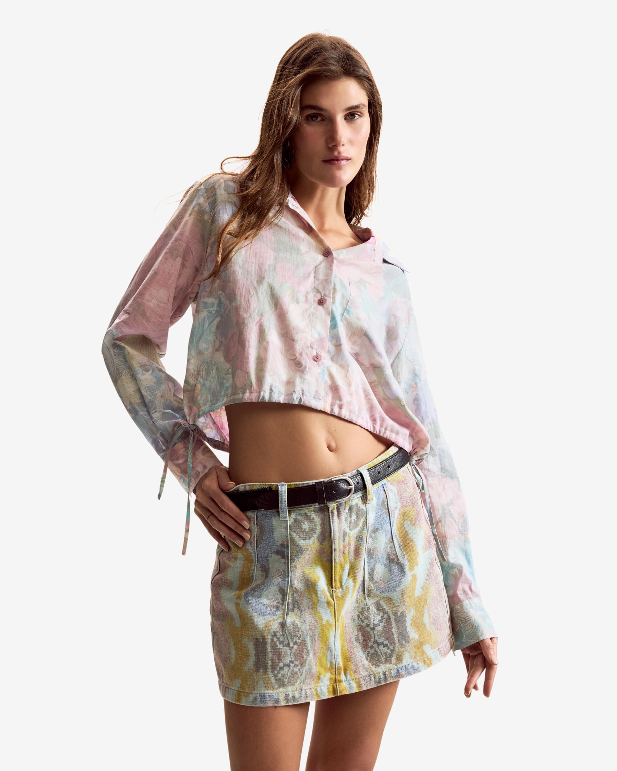 Desigual - Camisa de mujer lazadas diseñado por Mr Christian Lacroix.