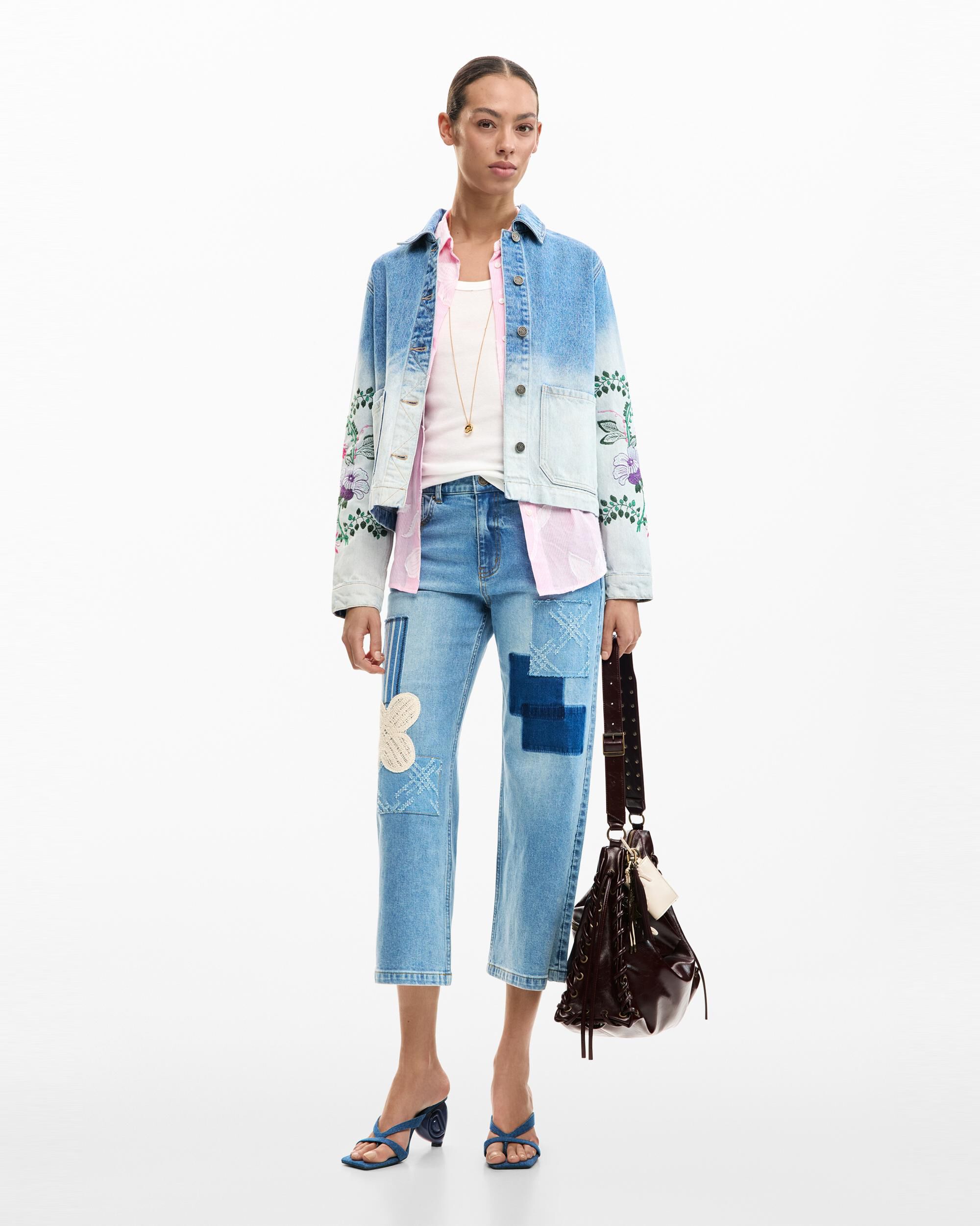 Desigual - Chaqueta de mujer vaquera flores.