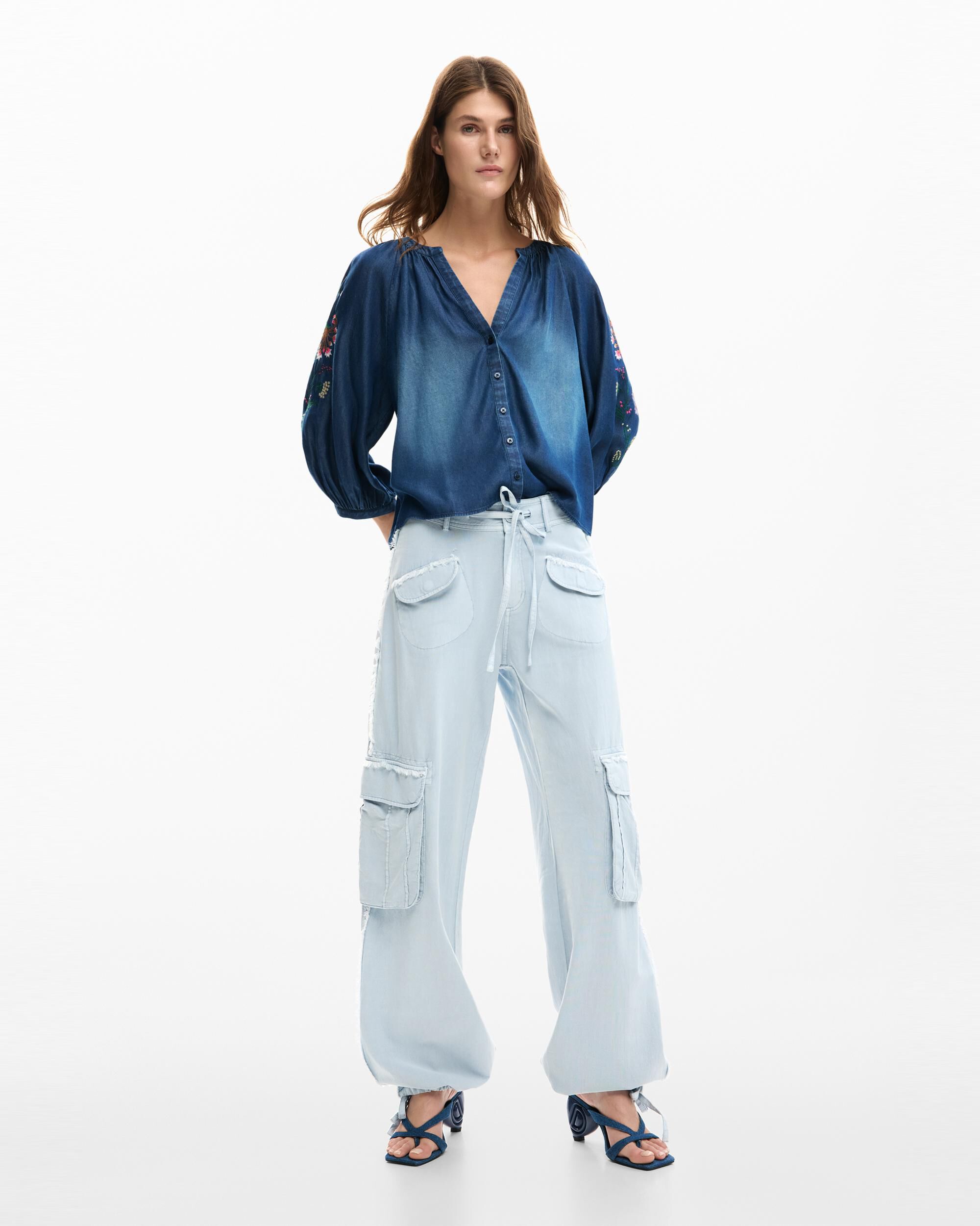 Desigual - Pantalón de mujer cargo bolsillos.