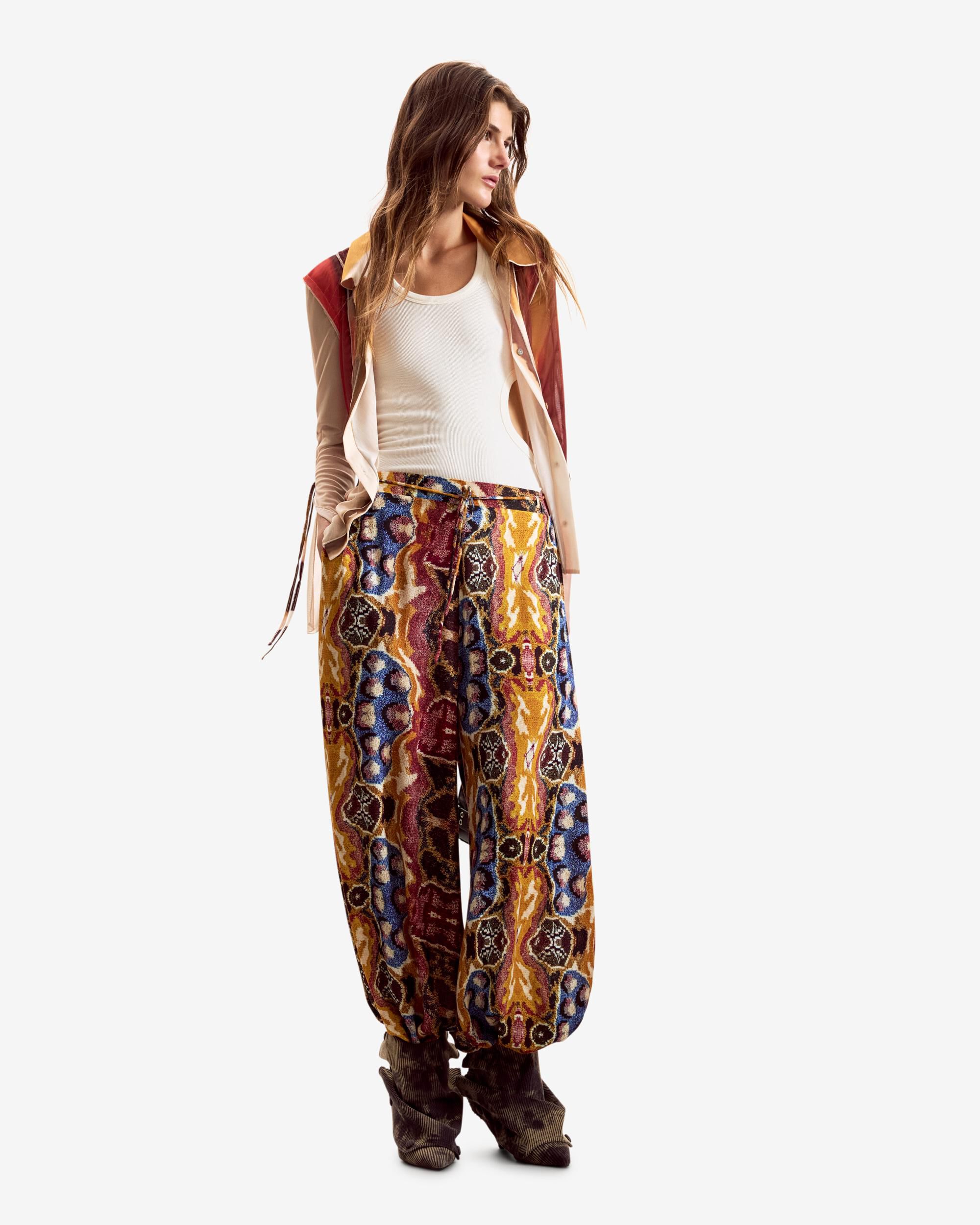 Desigual - Pantalón de mujer diseñado por mr christian lacroix.