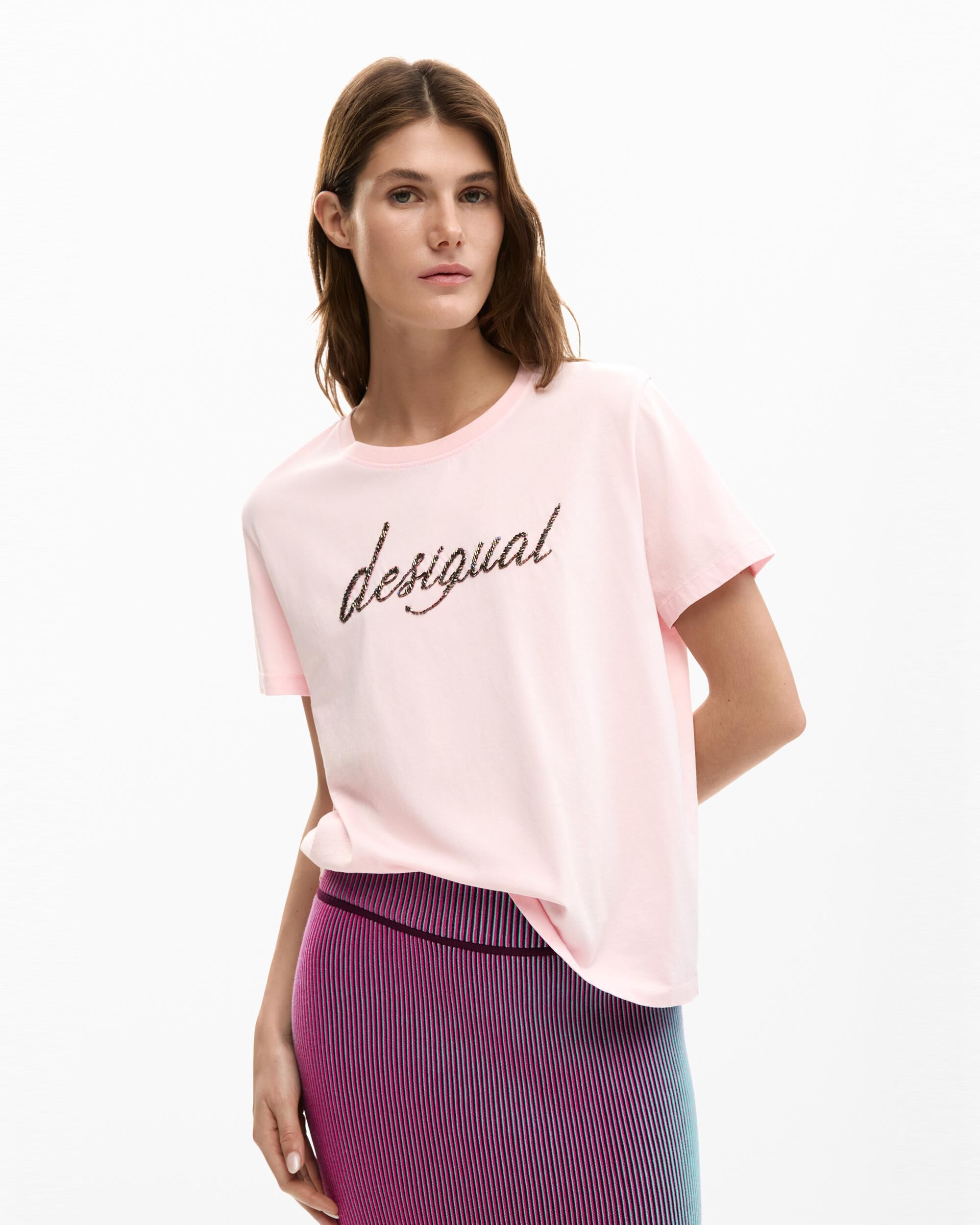 Desigual - Camiseta de mujer logo bordado.