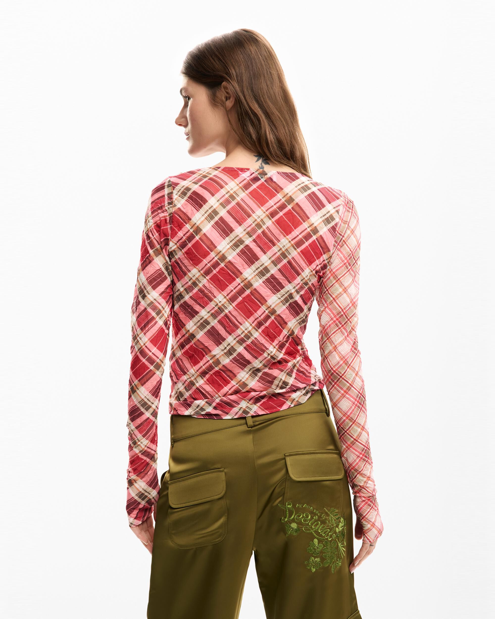 Camiseta de mujer fruncido escote - Desigual - Rosa Rosa-3