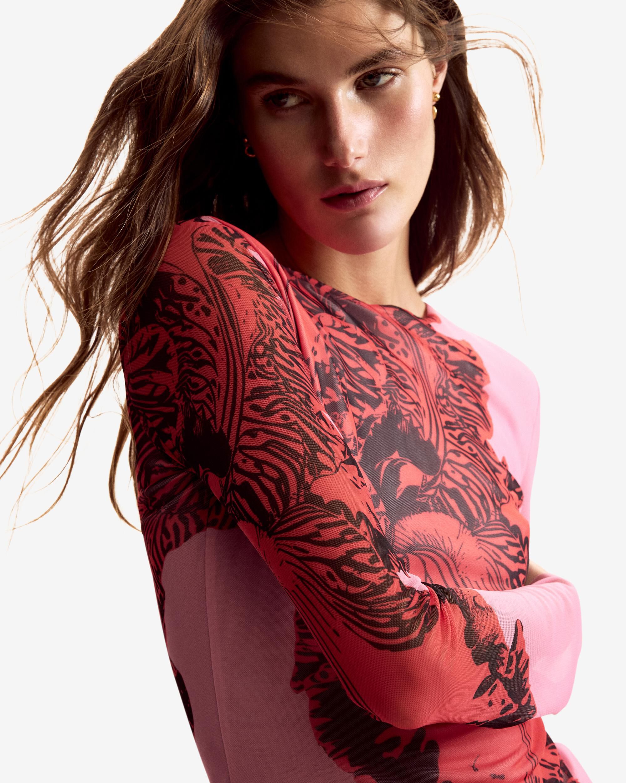 Camiseta de mujer diseñada por mr christian lacroix