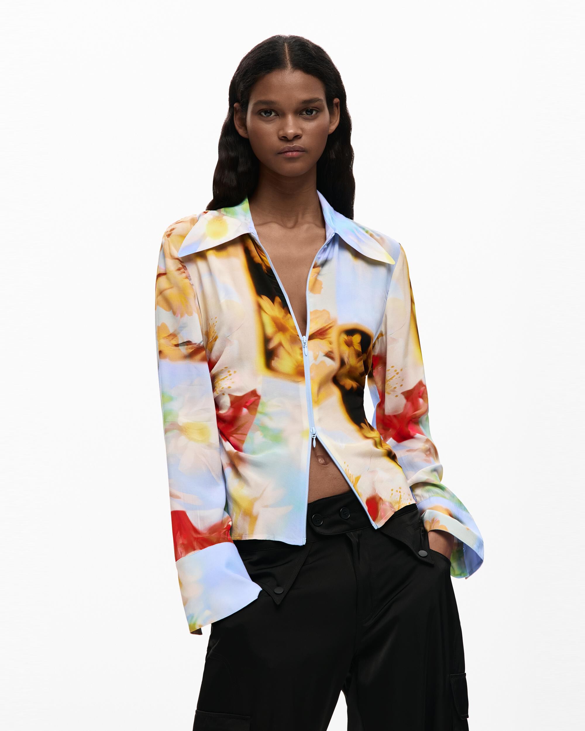 Desigual - Camisa de mujer fluida flores.