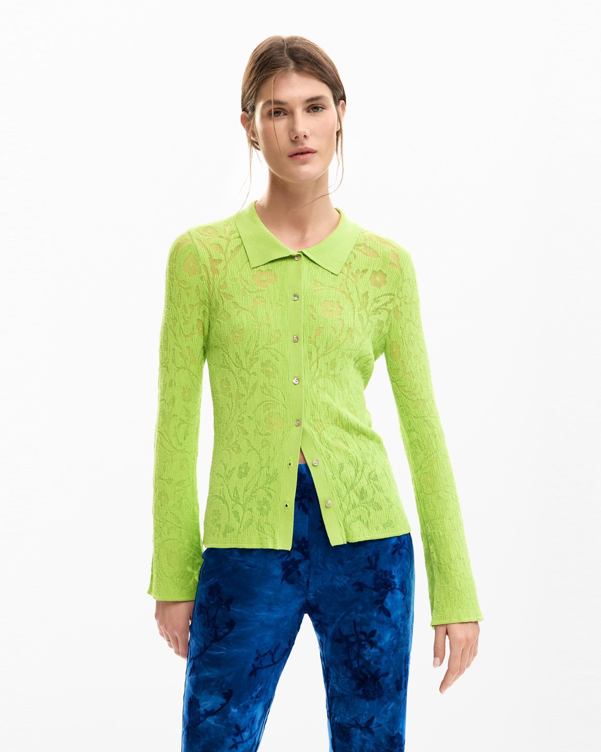 Desigual - Camiseta de mujer abotonada bordados.