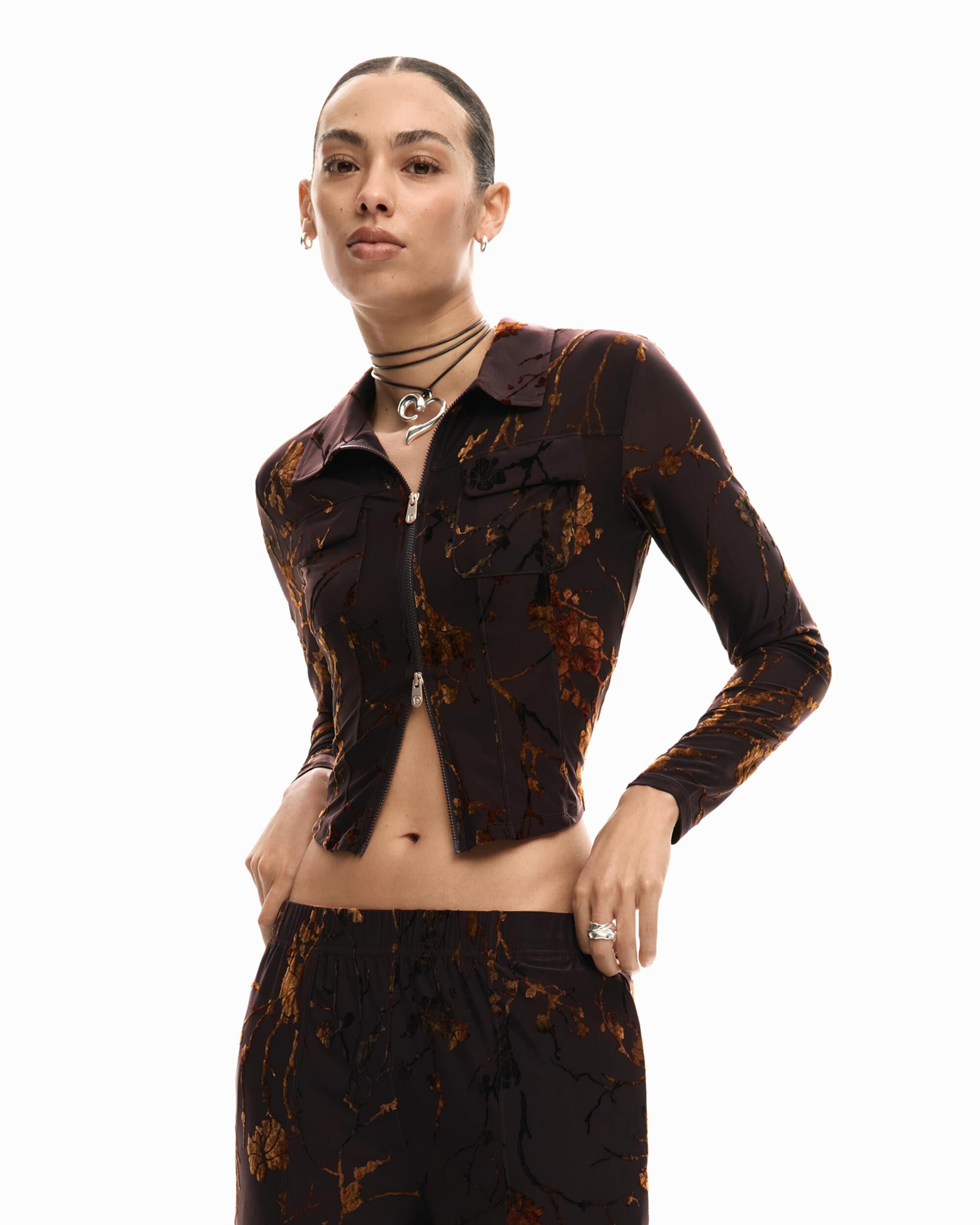 Desigual - Camiseta de mujer cremallera oriental.