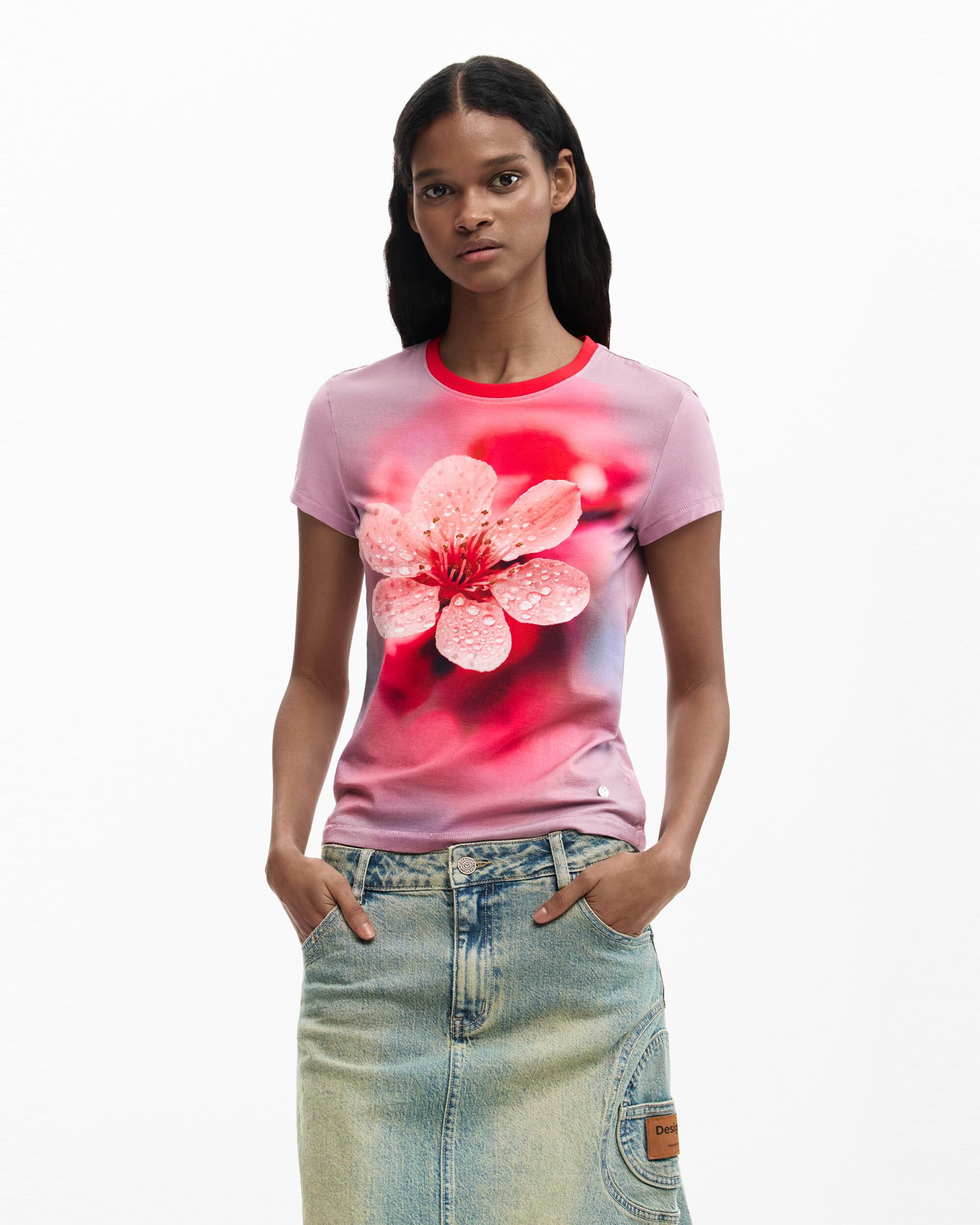 Desigual - Camiseta de mujer flor.