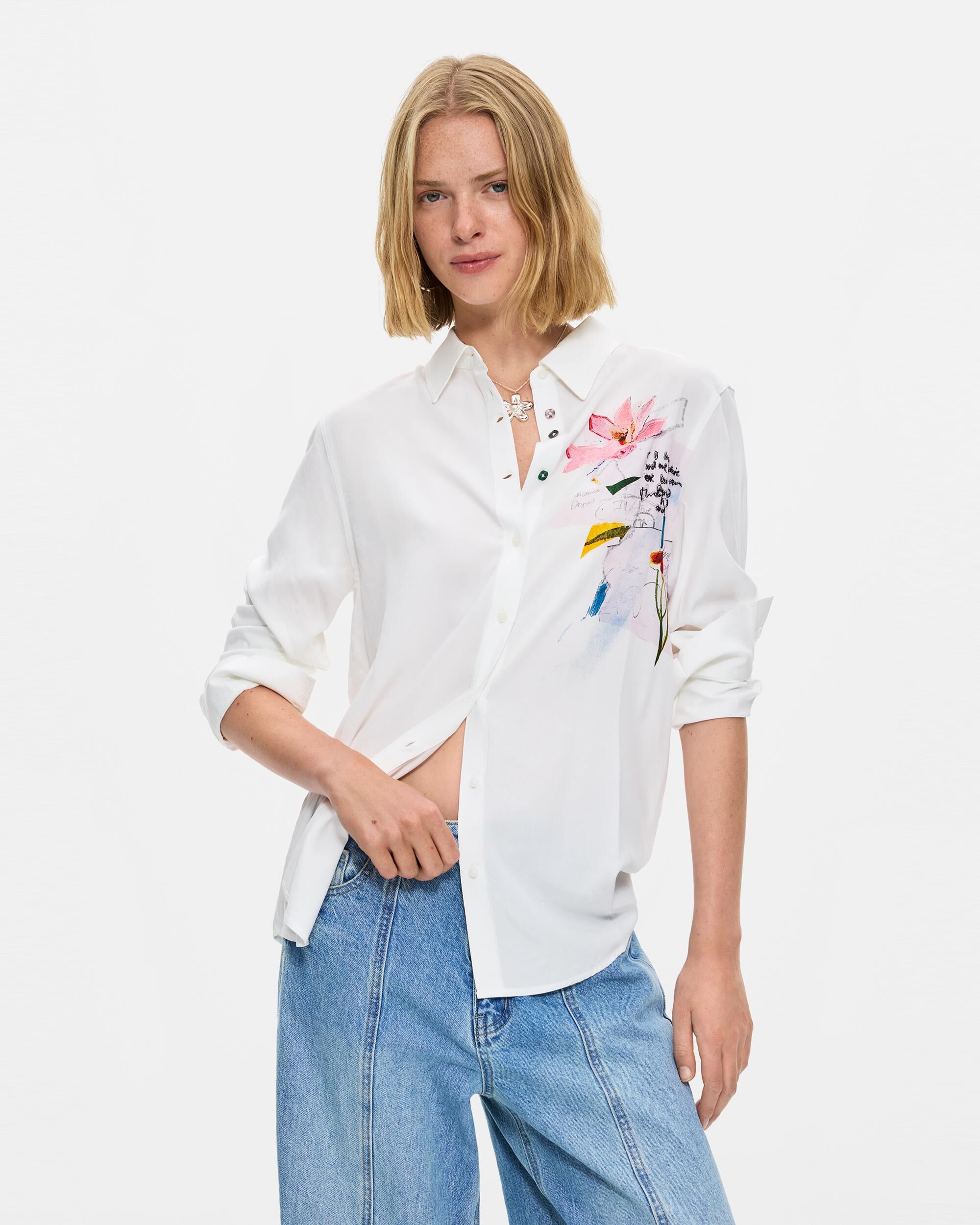 Desigual - Camisa de mujer bordada flores.
